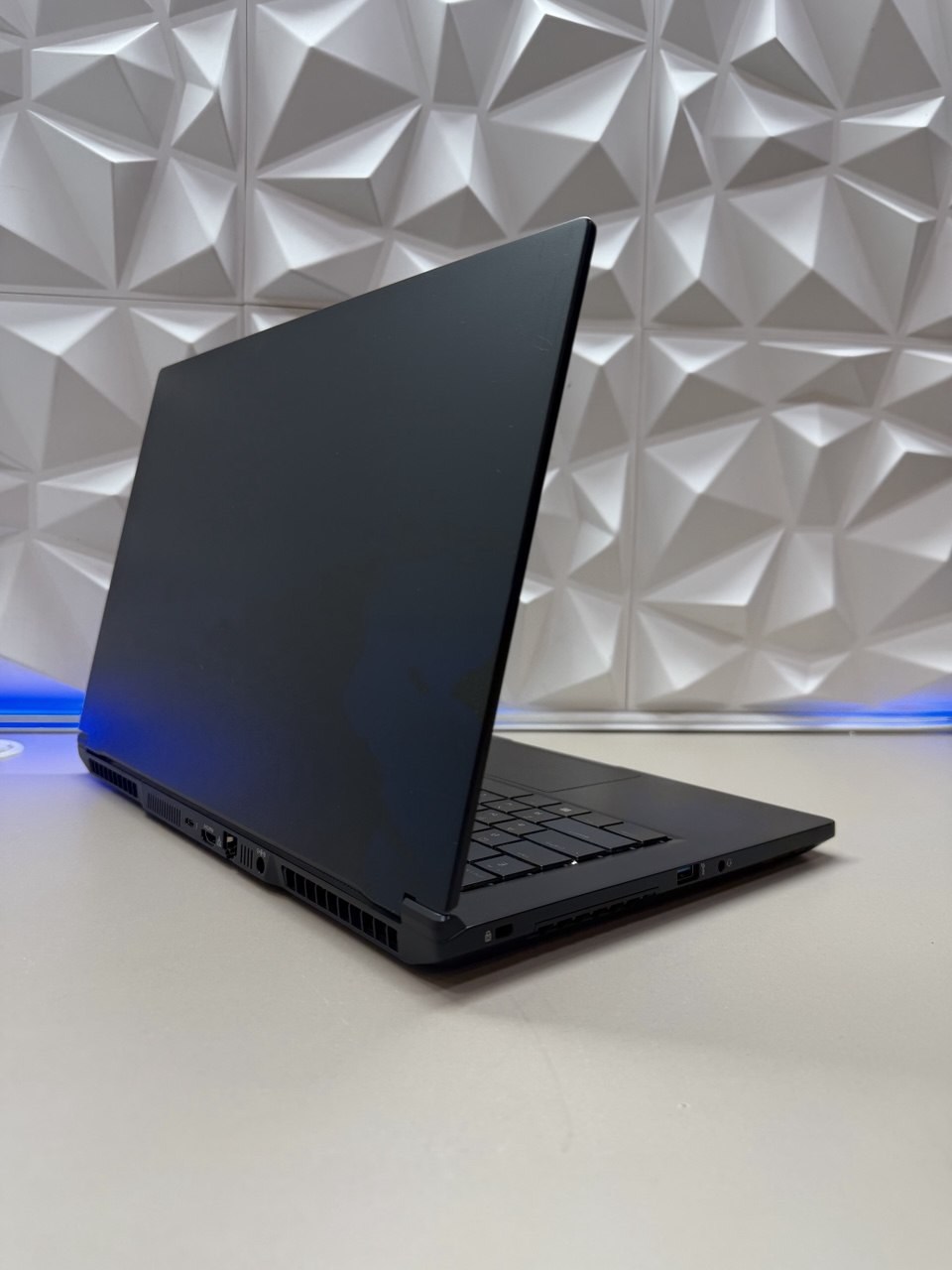 Ноутбук Maibenden X568 i7-11800H/32Gb DDR4/RTX3070 8Gb/1Tb SSD/15.6