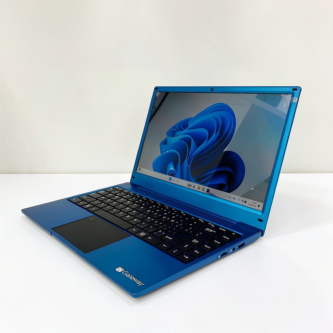 Ноутбук Gateway Ultra Slim 14 Ryzen 5 3500U/8Gb/SSD256Gb/Vega 8/14.1"/IPS/FHD/W11H/blue