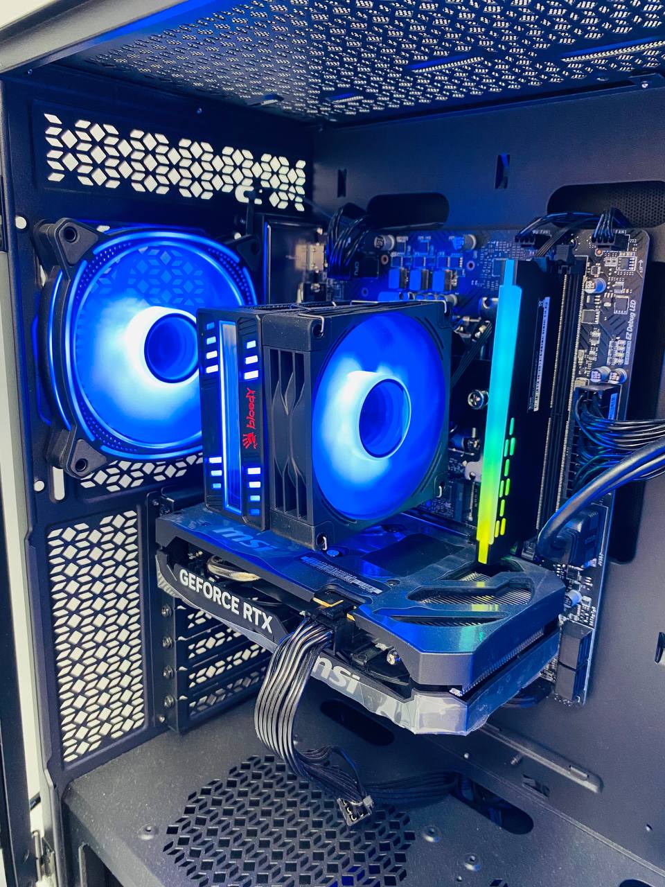 Игровой ПК Bloody BD-PC CB76C2 MT i5 13400F/RTX 5060 8Gb/16Gb DDR5/1Tb SSD/650W/W11H64 (Новый)
