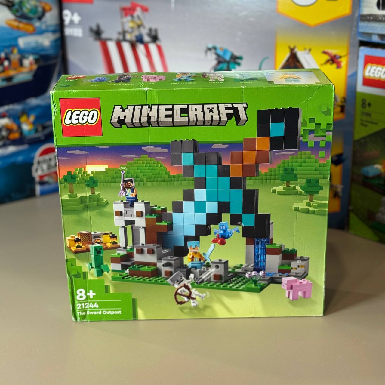 Набор Lego Minecraft Uitvalbasis Zwaard, 21244