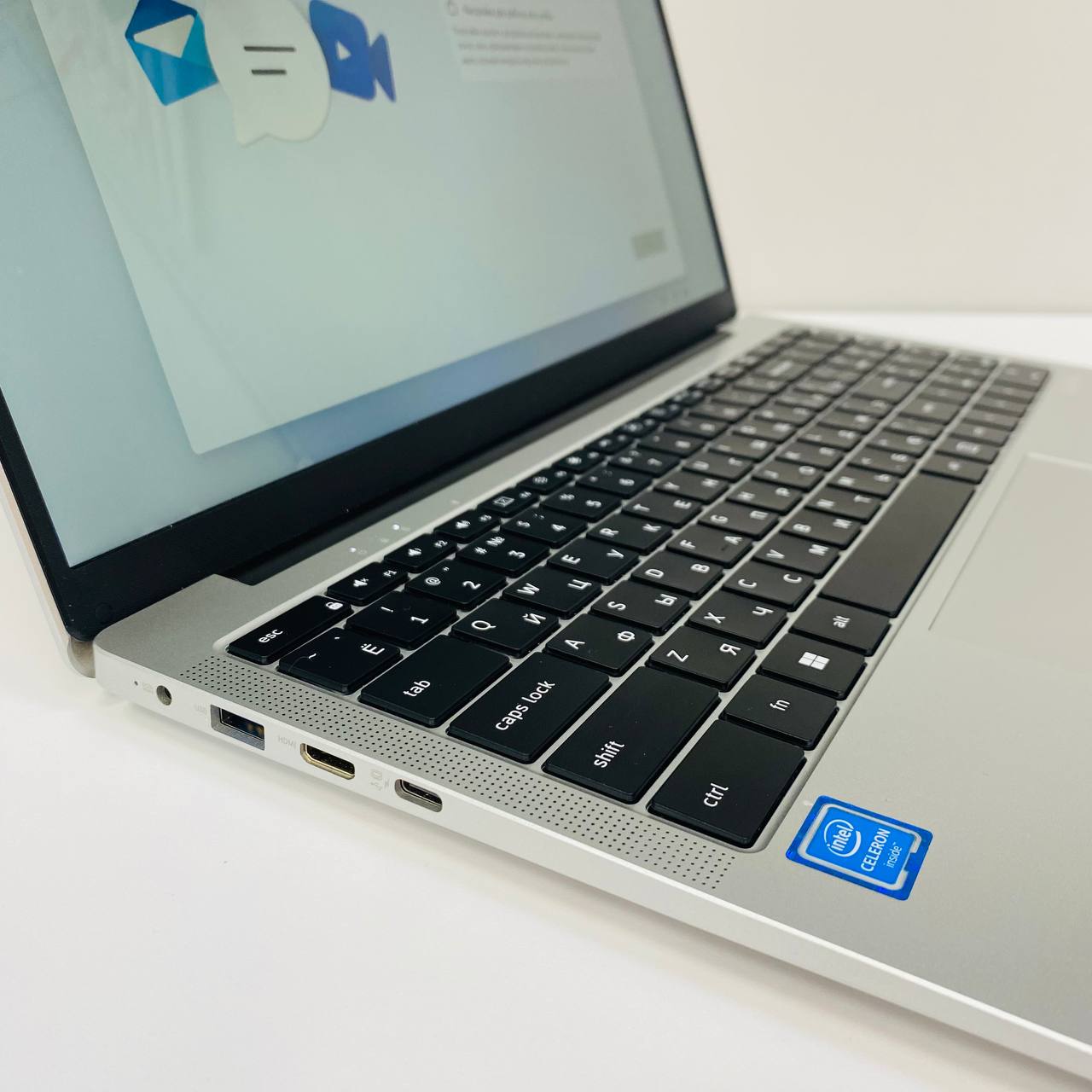 Ноутбук Digma EVE C5403 Cel N4020/4Gb/SSD128Gb/600/15.6"/IPS/FHD/W11Pro/silver/5000mAh