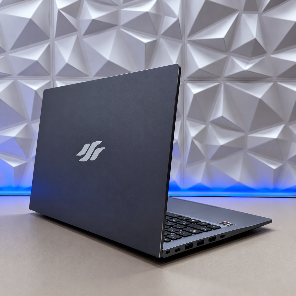 Ноутбук Ryzen 7 6800H/Radeon Graphics/16Gb DDR5/512Gb SSD/15.6"