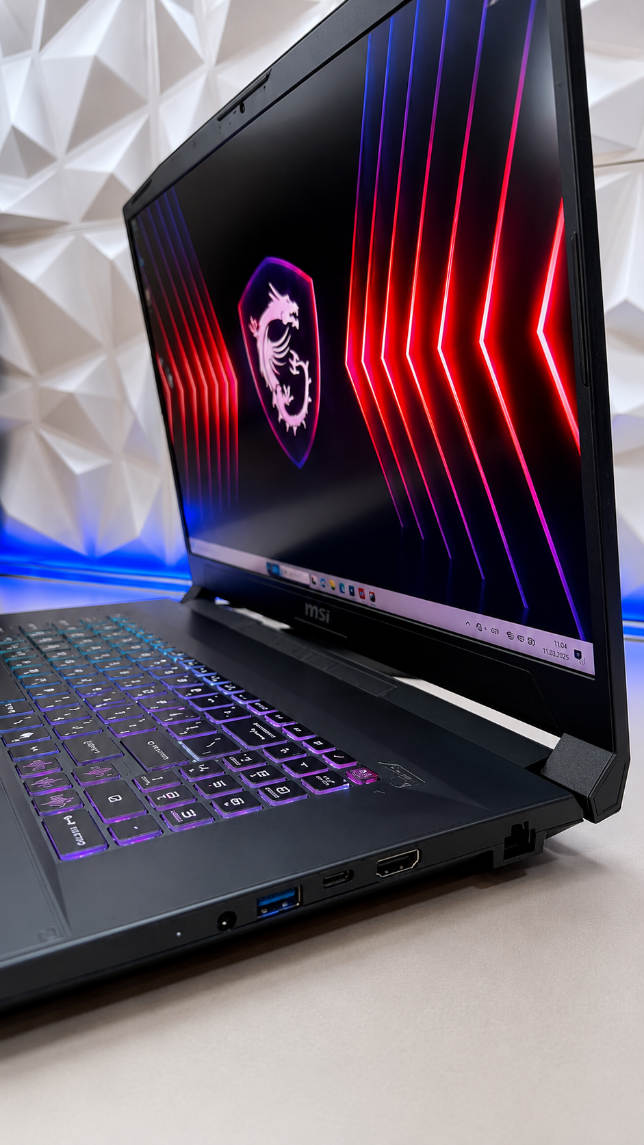 Ноутбук MSI Katana 17 HX B14WGK-052XRU i9-14900HX/RTX 5070 8Gb/16GB*2/1Tb SSD/17.3" (240Hz)