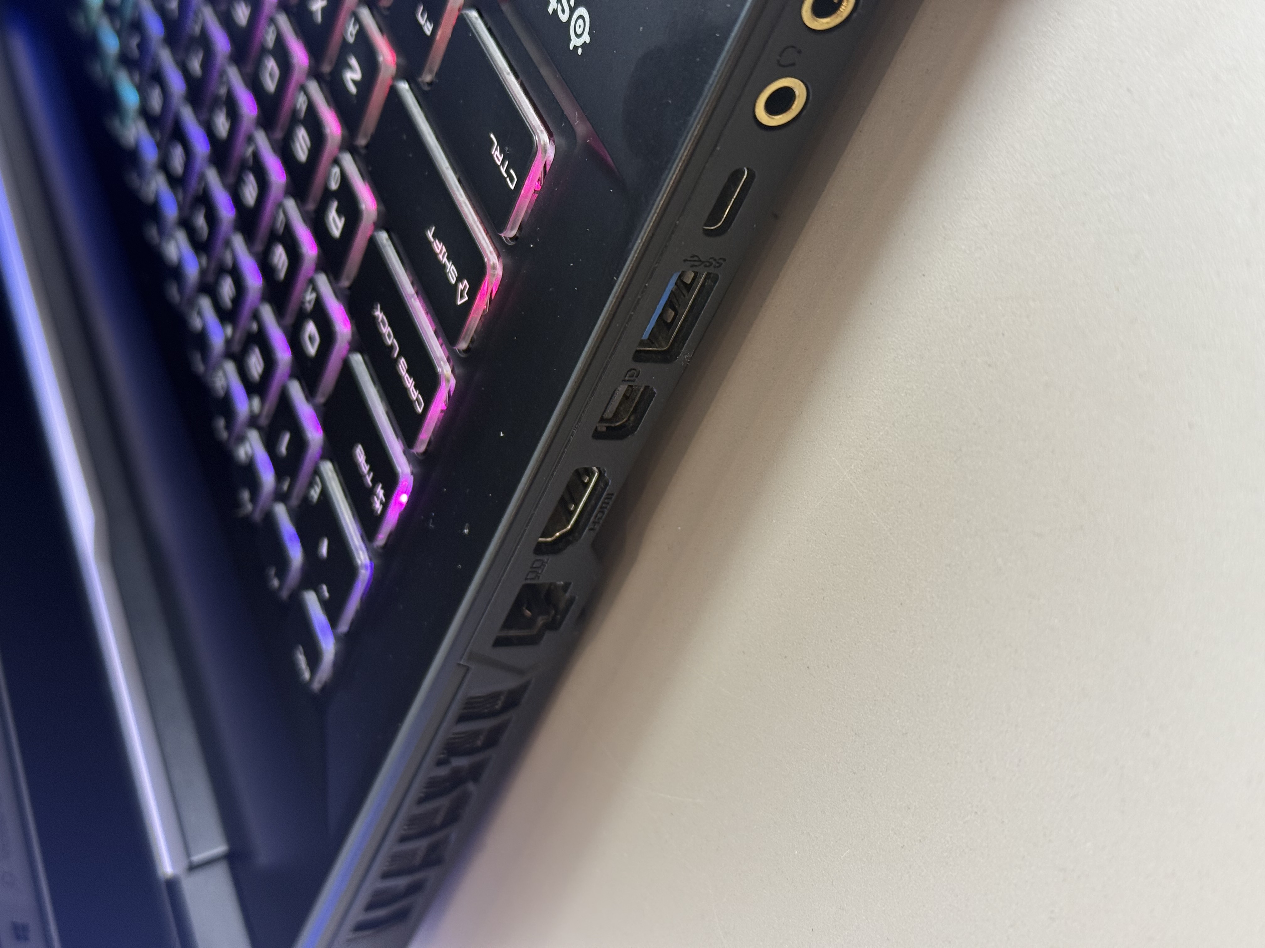 Ноутбук MSI GL75 Leopard 10SDK-202RU