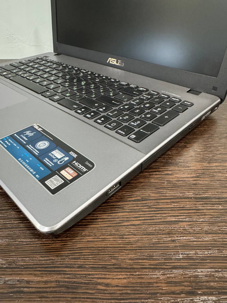 Ноутбук Asus X550L 15.6/1366x768/Core i3 4010U/8gb/256gb SSD/DVD/WiFi/BT/Cam