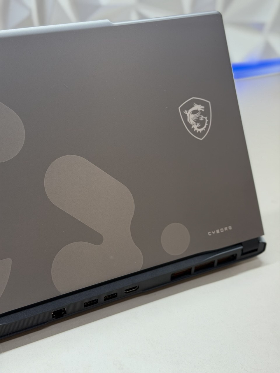 Ноутбук MSI Cyborg 15 C2WF-014XRU Core 7 240H/16Gb DDR5/1Tb SSD/RTX5060 8Gb/15.6''(Новый)