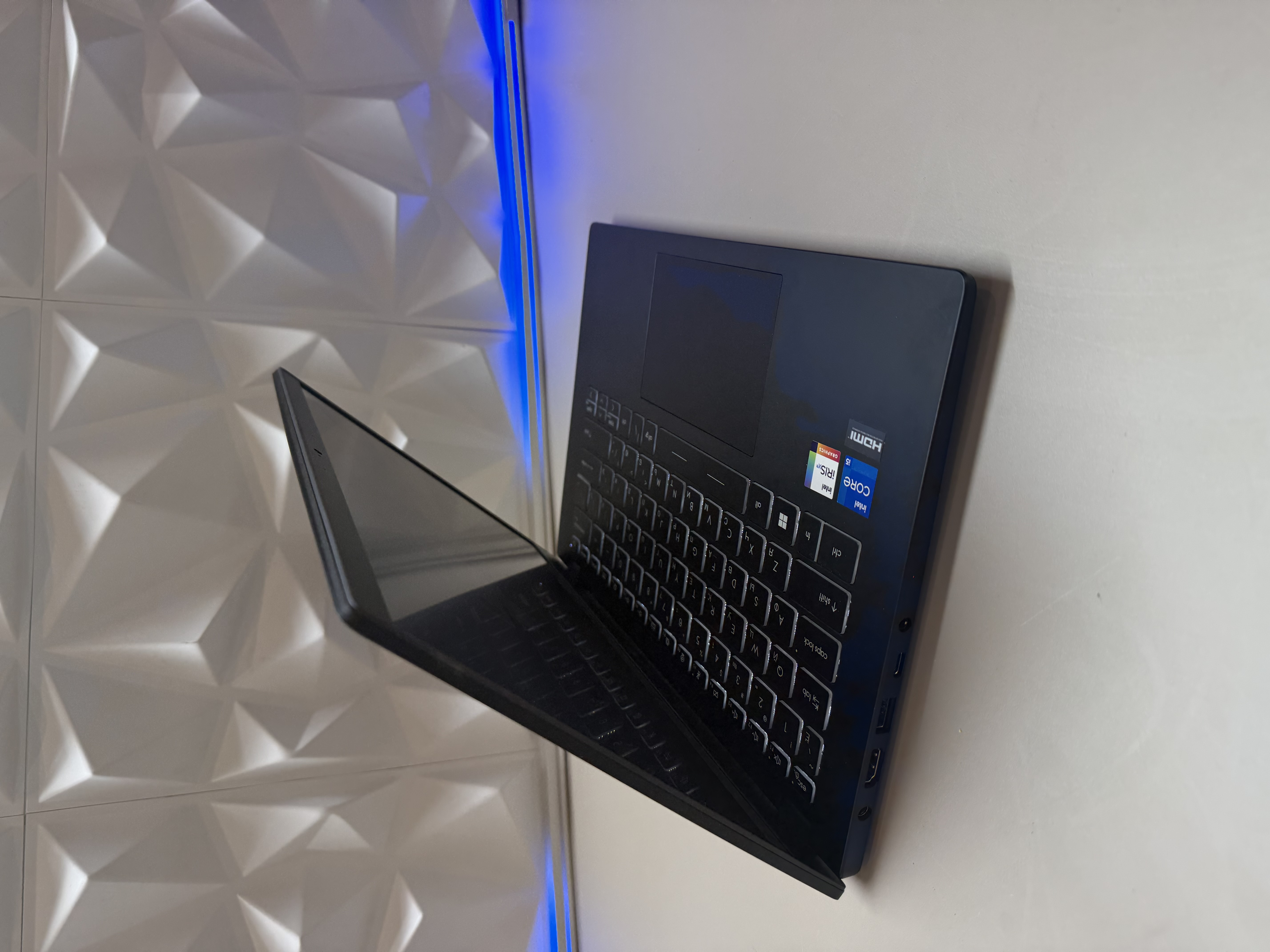 Ноутбук MSI Modern 14 C12M-232XRU