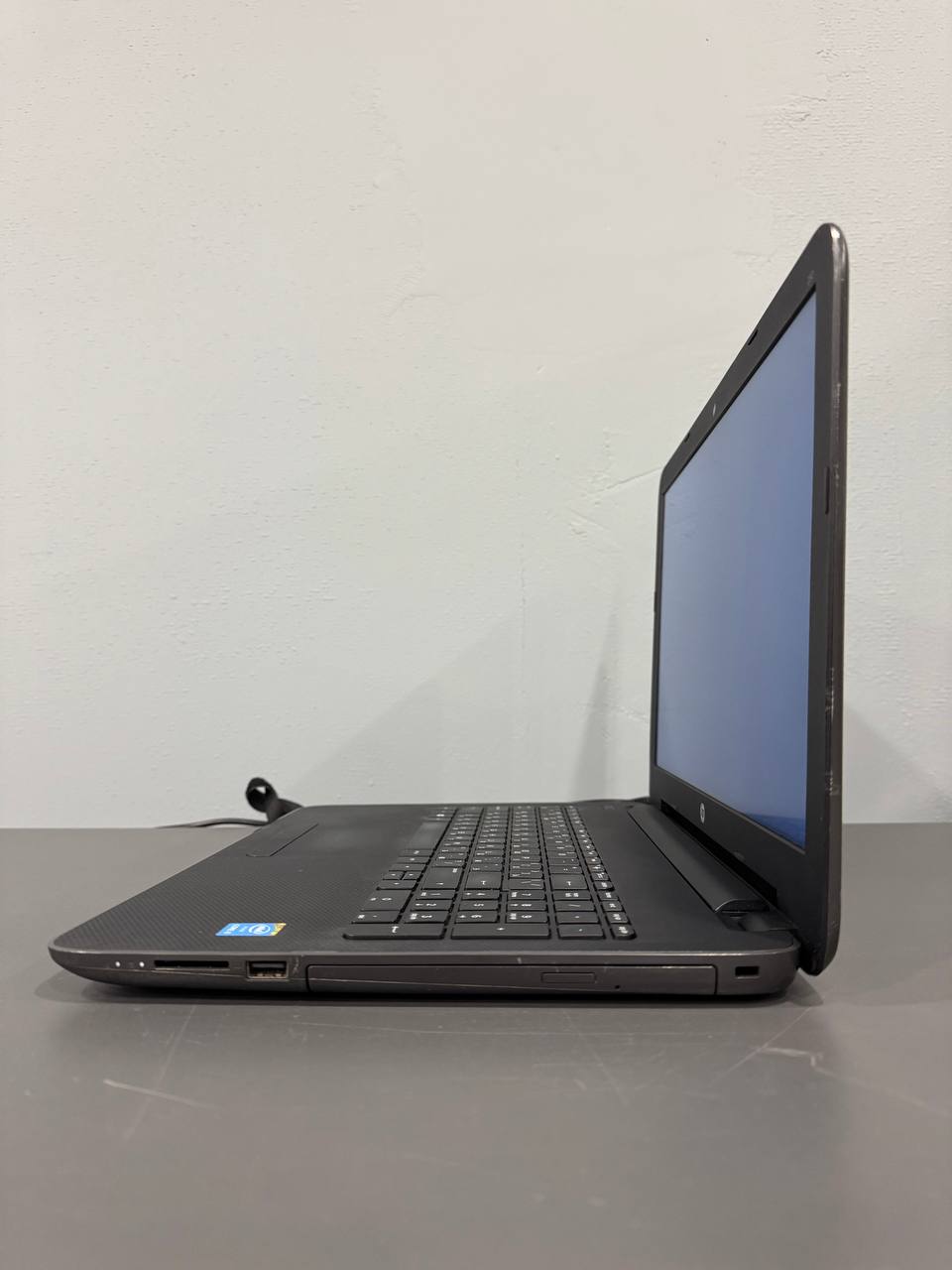 Ноутбук HP 250 G4 15.6/1366x768/Core i3 4005U/8gb/256gb SSD/DVD/WiFi/BT/Cam