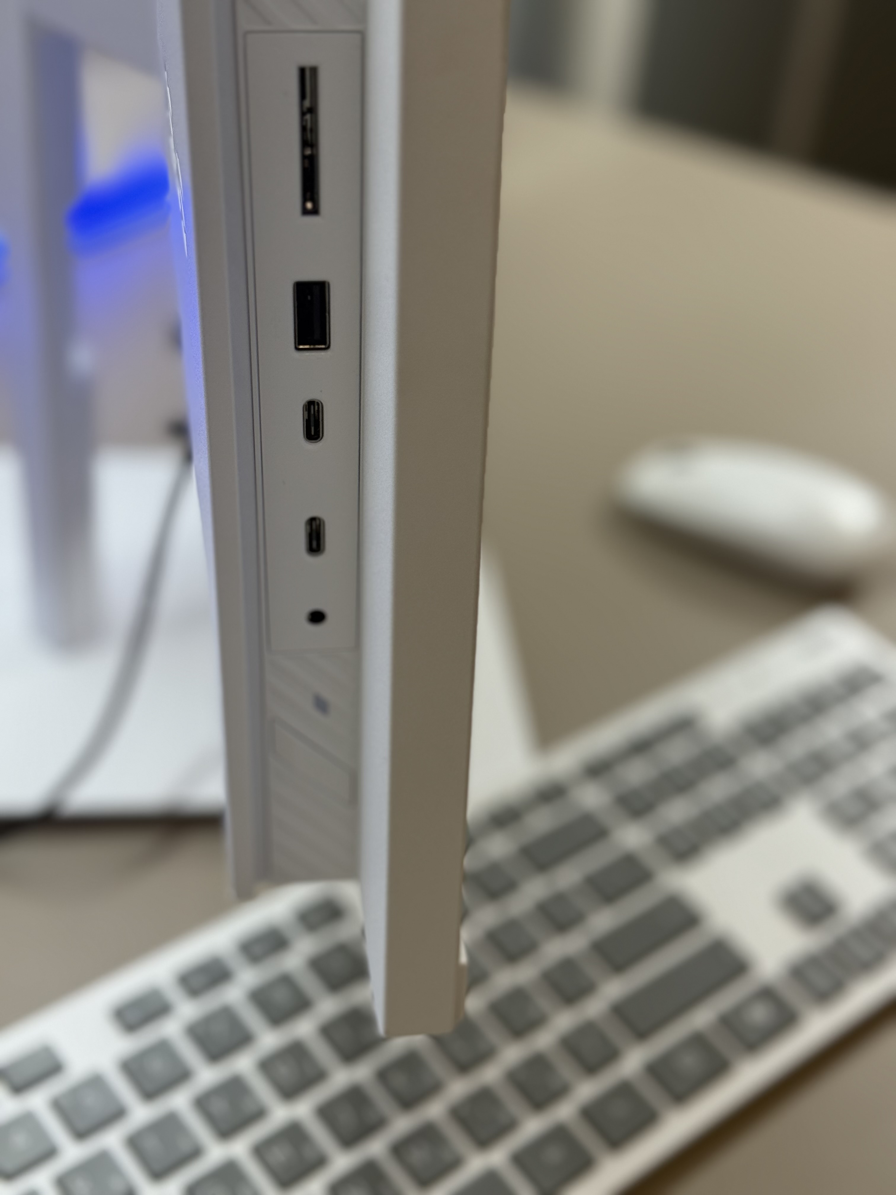 Моноблок Asus A5402WVAR-WPC0070 23.8" Full HD Core 5 120U/16Gb/SSD1Tb Graphics/CR/noOS/kb/m/белый