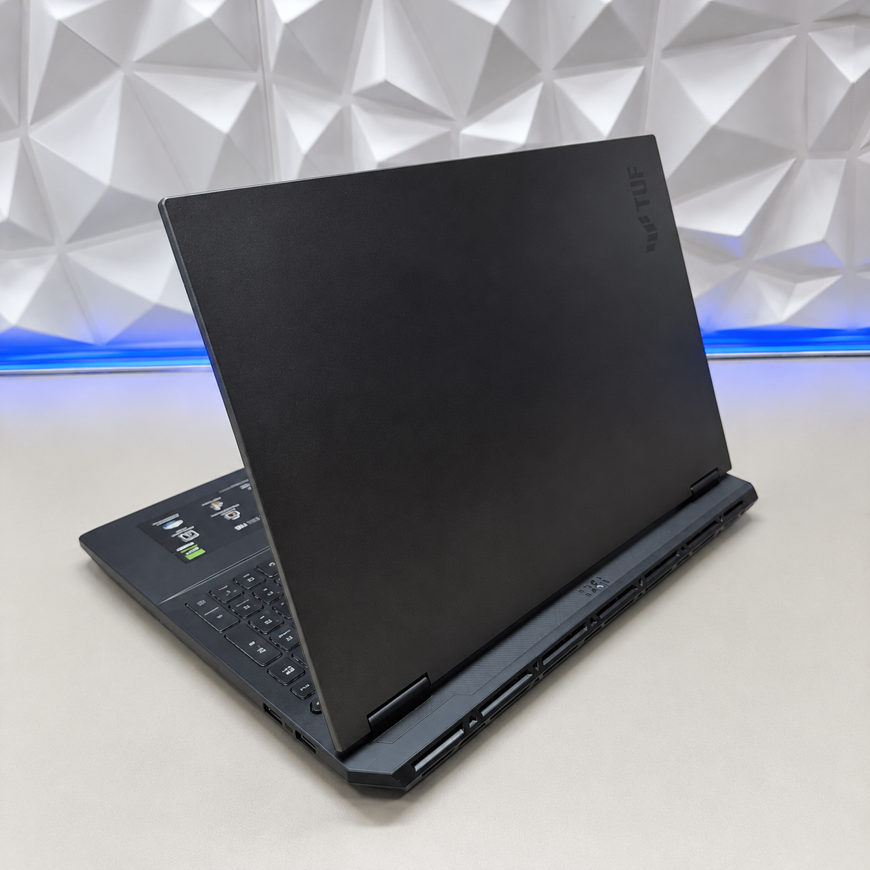 Ноутбук ASUS TUF Gaming F16 FX608JHR-RV140 i5-14450HX/RTX5050 8Gb/16Gb DDR5/512Gb SSD/16"