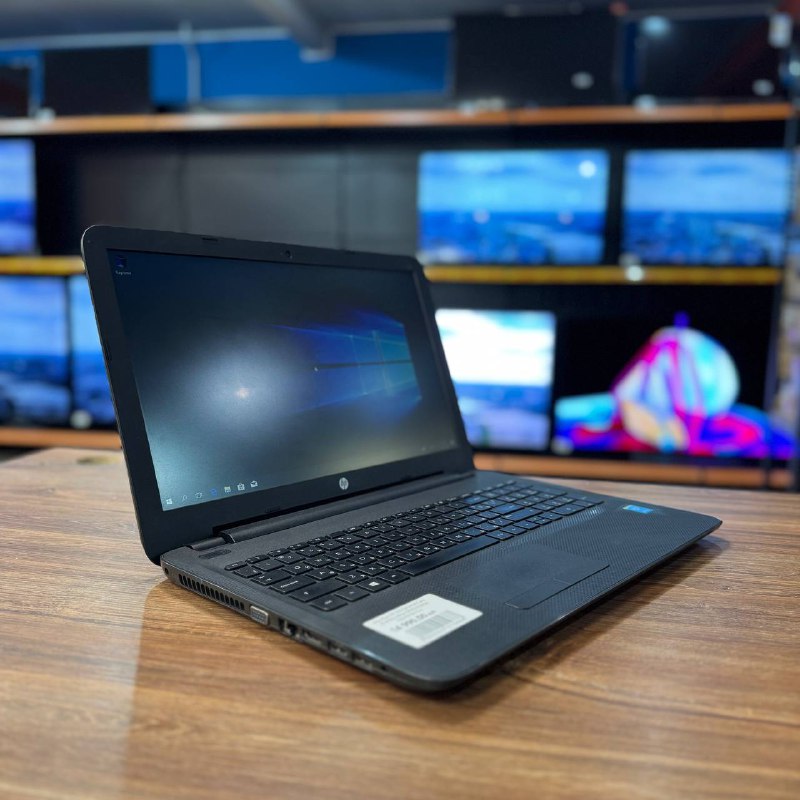 Ноутбук HP 250 G4 Intel Core i3-4005U/8Gb DDR3/256Gb SSD/DVD/15.6