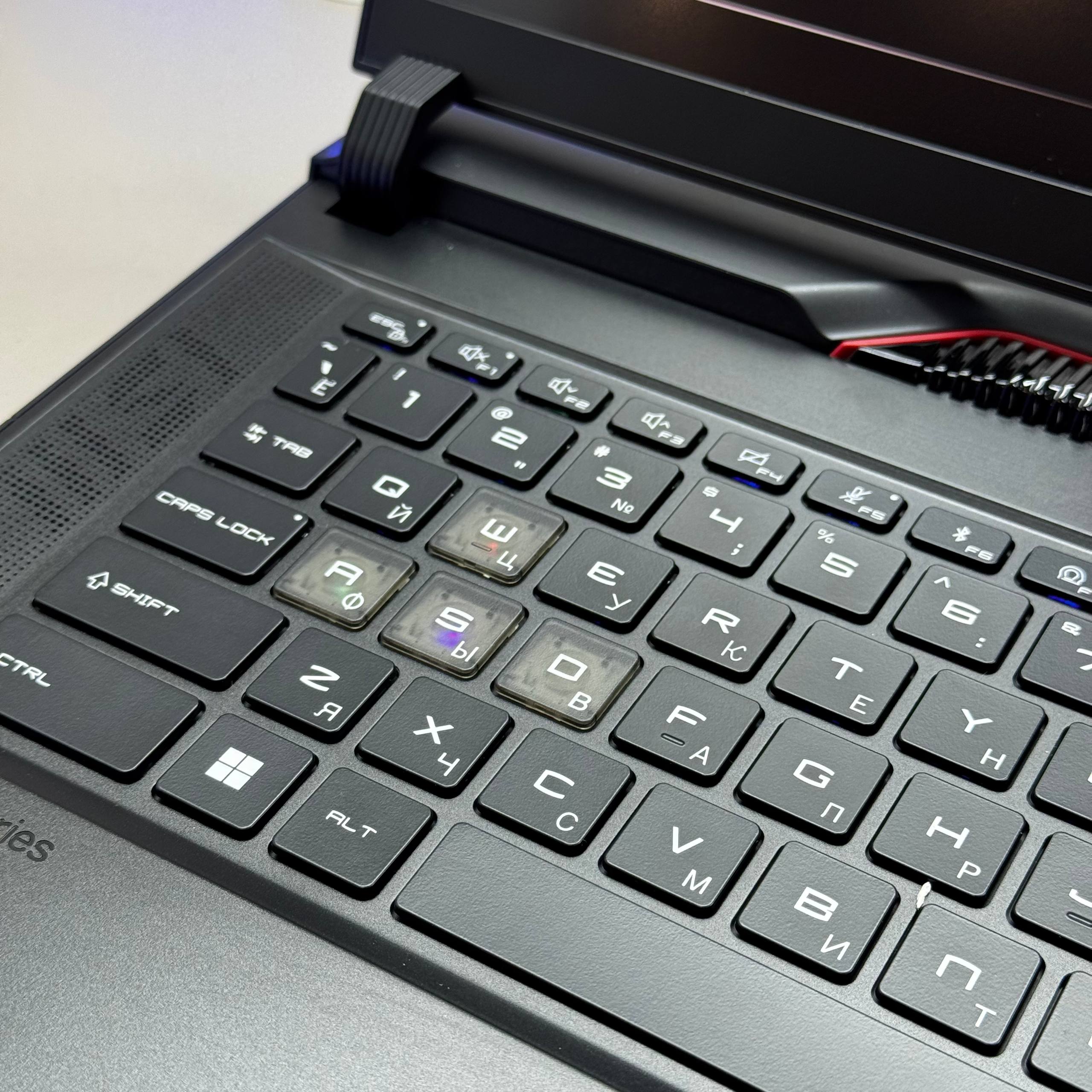 Ноутбук MSI Raider GE78 HX 14VHG-800RU i9-14900HX,2.2 GHz,16GB*2,2TB M.2 PCIe SSD,17(240Hz),IPS-Level QHD+,Anti-Glare,RTX 4080,GDDR6 12GB,Wi-Fi 7+BT5.4,4 Cell,3IN1(P),W11SA