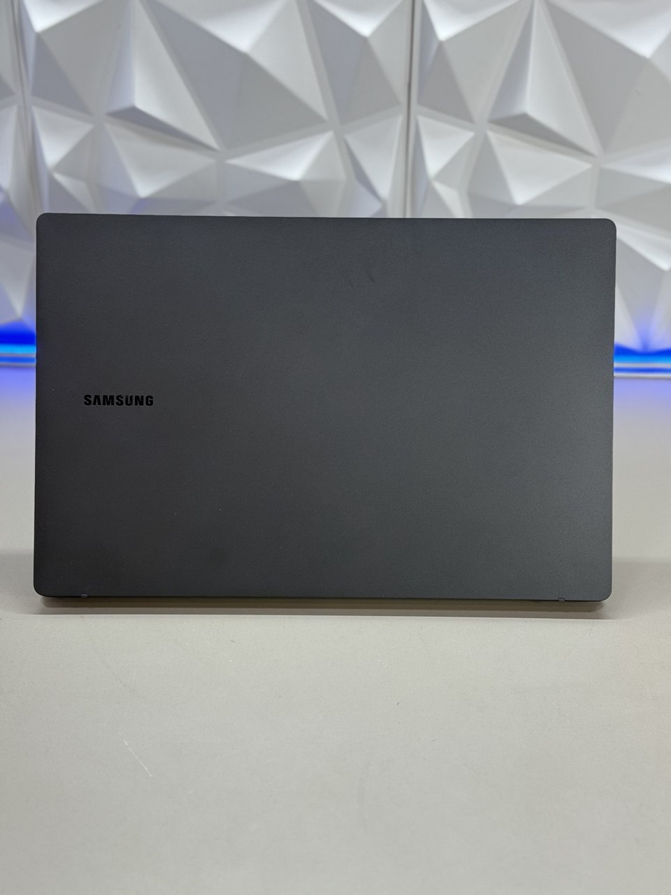 Ноутбук Samsung Galaxy Book 2 NP554 i7 1255U/16Gb/SSD512Gb/15.6"/IPS/FHD/W11Pro/graphite