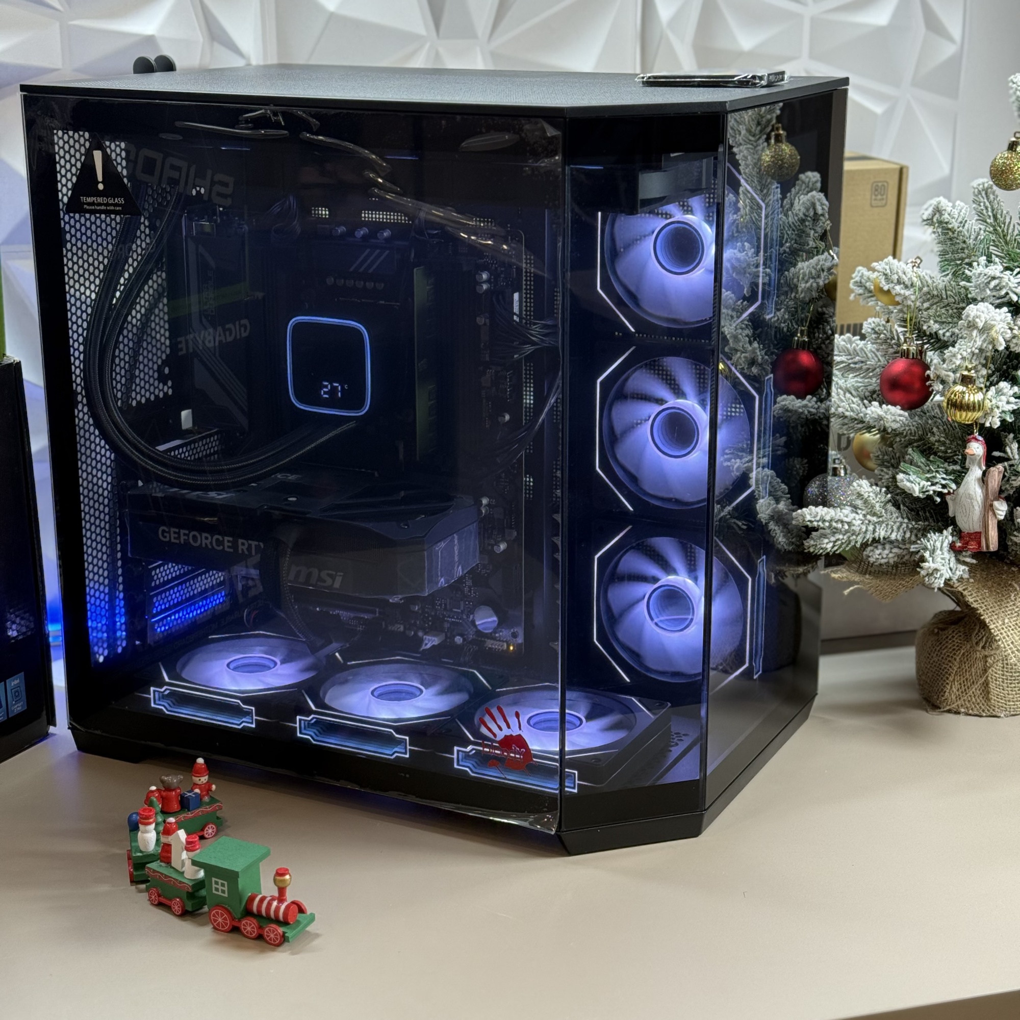 Системный блок Intel Core i7-12700 2.1GHzX12/32Gb DDR5/RTX5070 12Gb/1Tb SSD/700W (Новый)