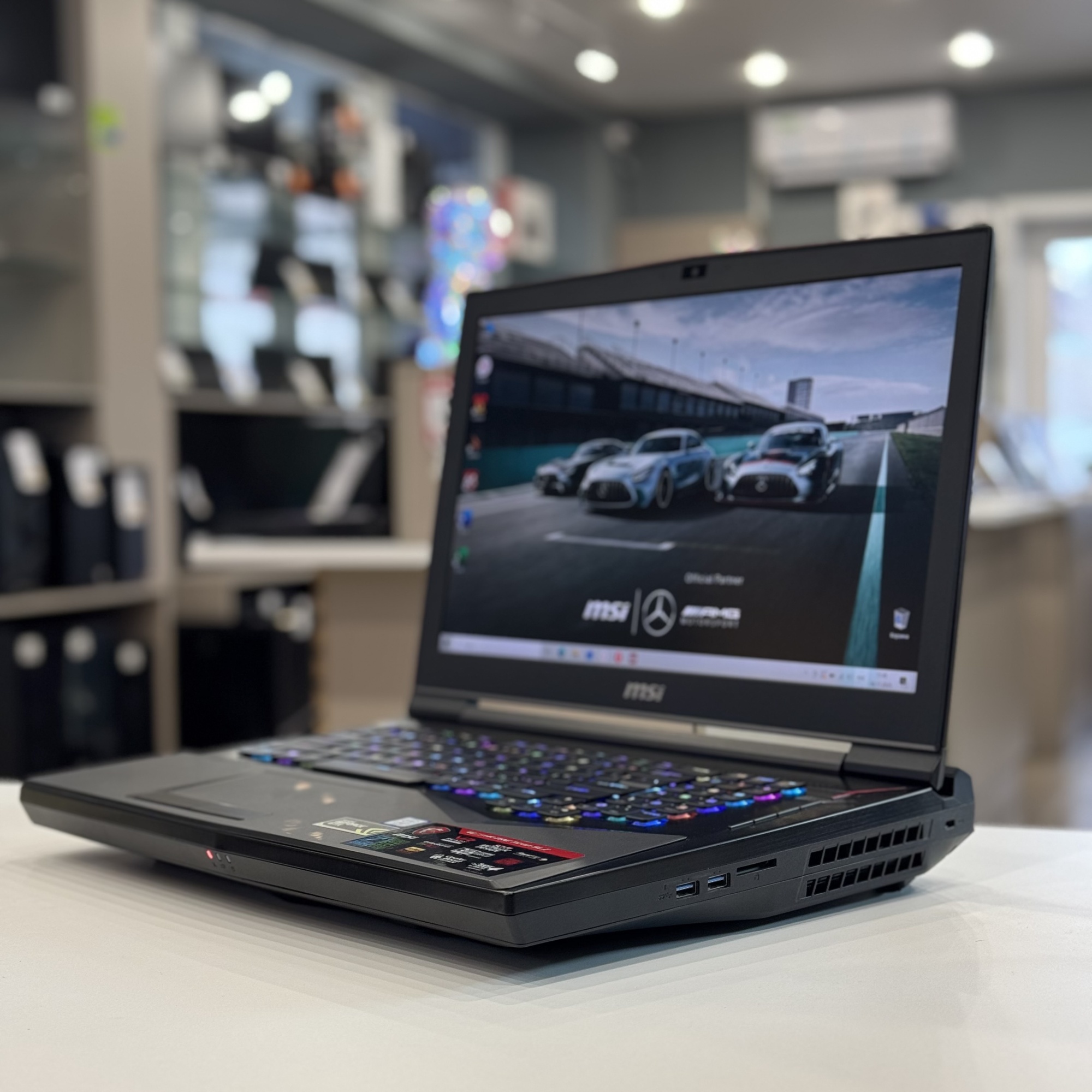 Ноутбук MSI GT75VR 7RE Titan SLI 4k