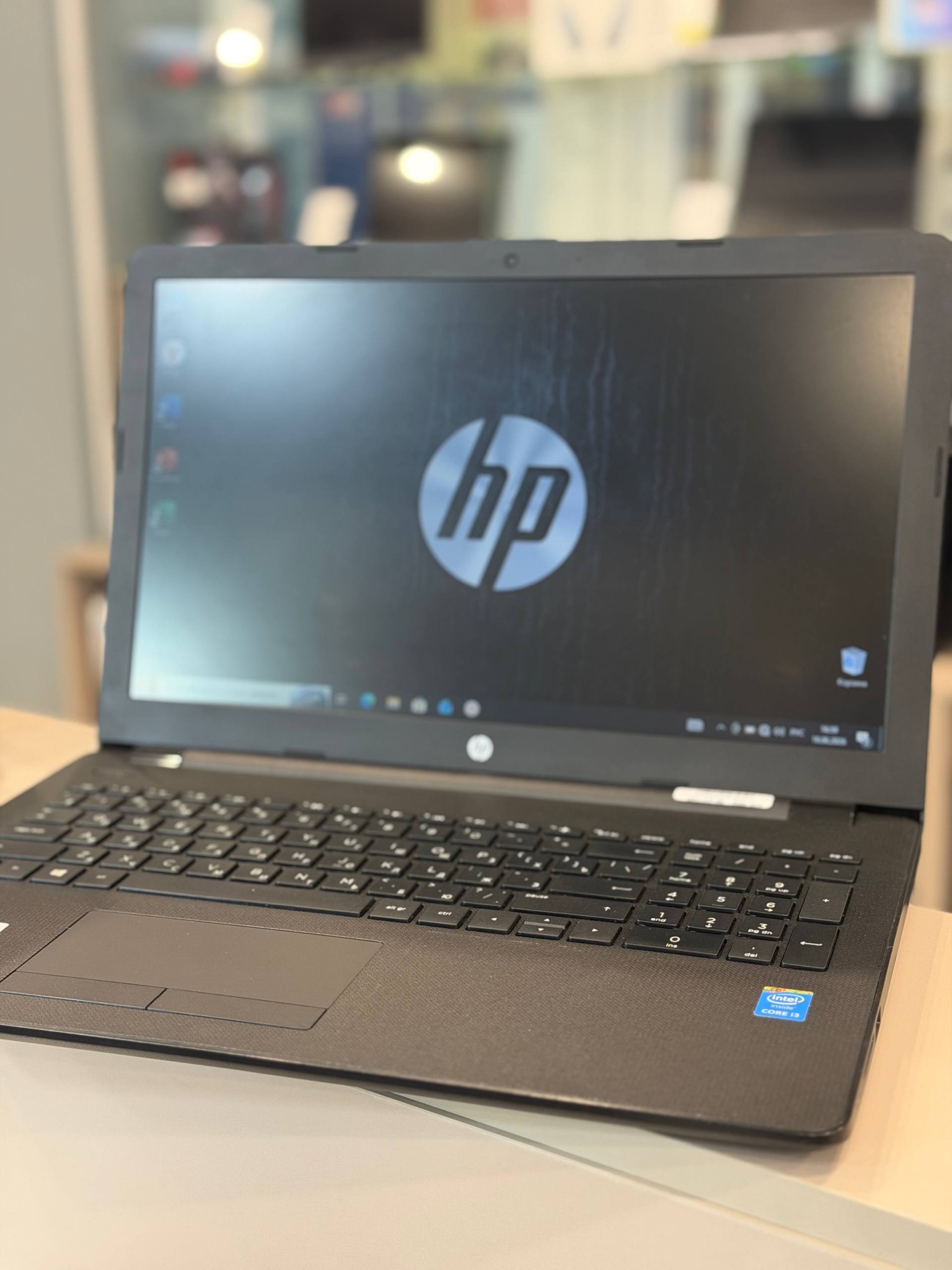 Ноутбук HP 15-bs130ur i3-5005U/8Gb DDR3/256Gb SSD/15.6"