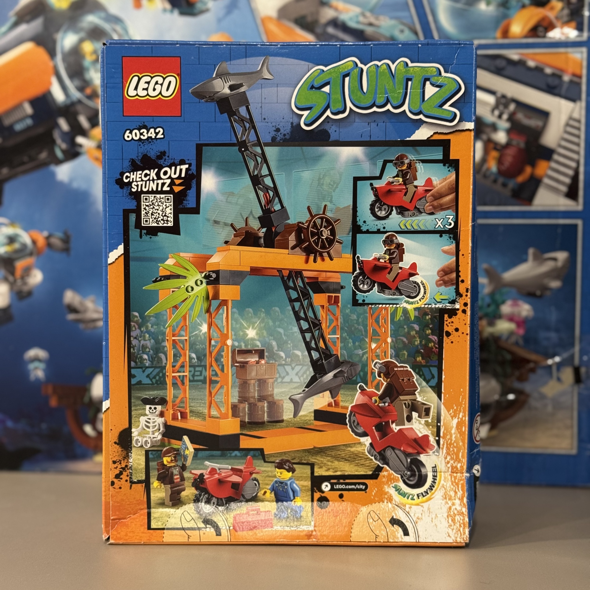 Конструктор Lego City Трюковое испытание - Нападение акулы, 5+, 60342