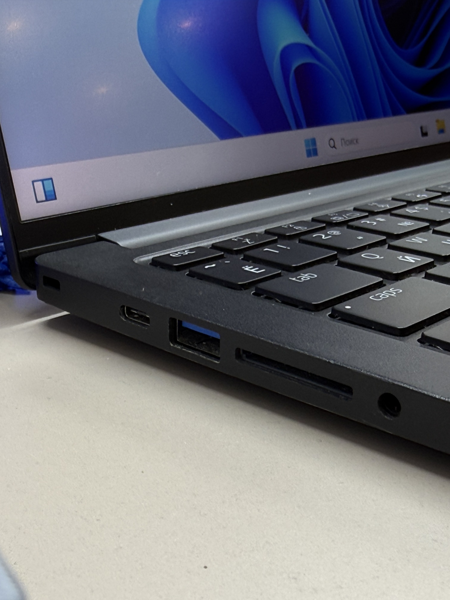 Ноутбук Adata XPG Xenia 14 i5 1135G7/16Gb/SSD512Gb/14"/IPS/FHD/W10H64/black