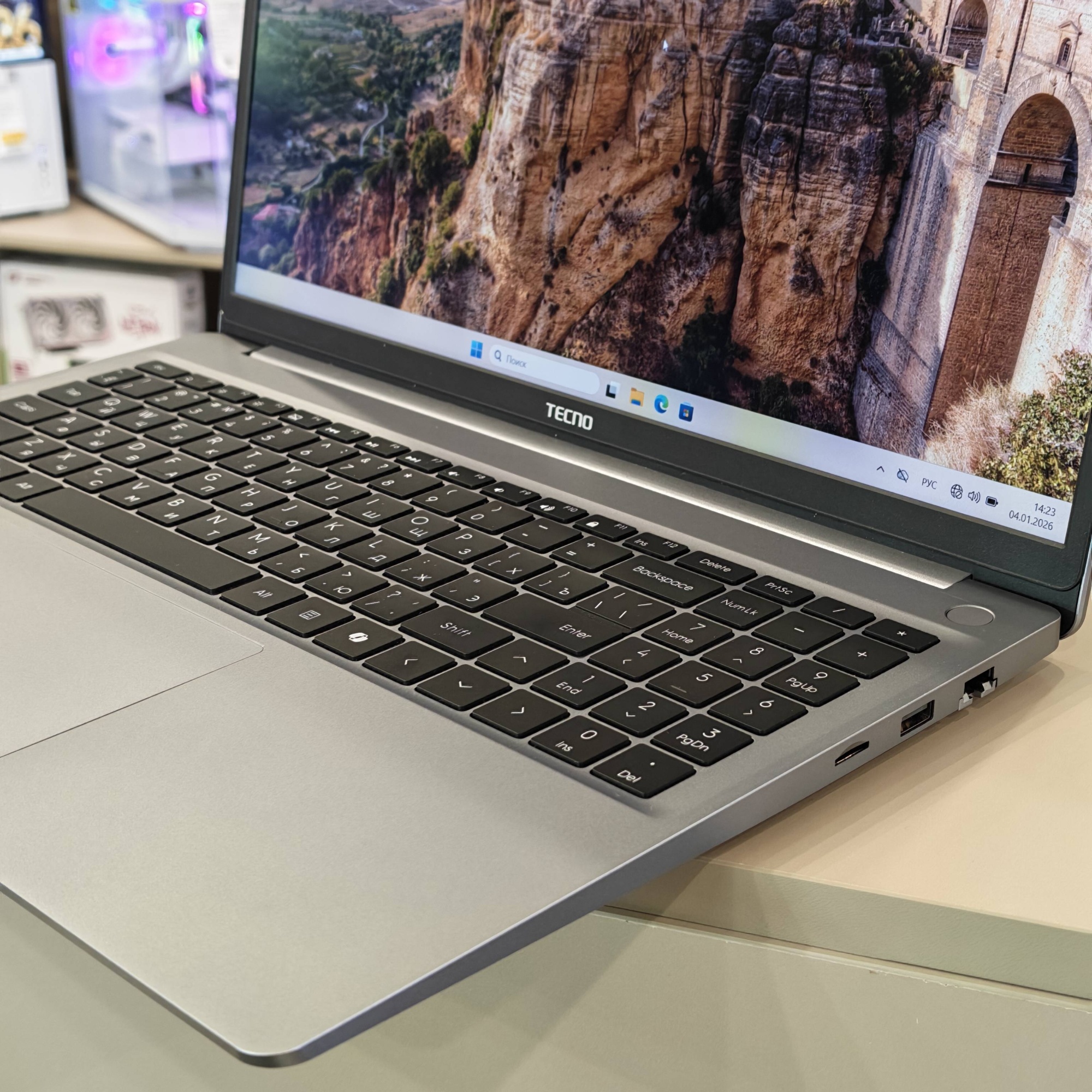 Ноутбук Tecno K16SDA R7-5800U/16Gb/1Tb