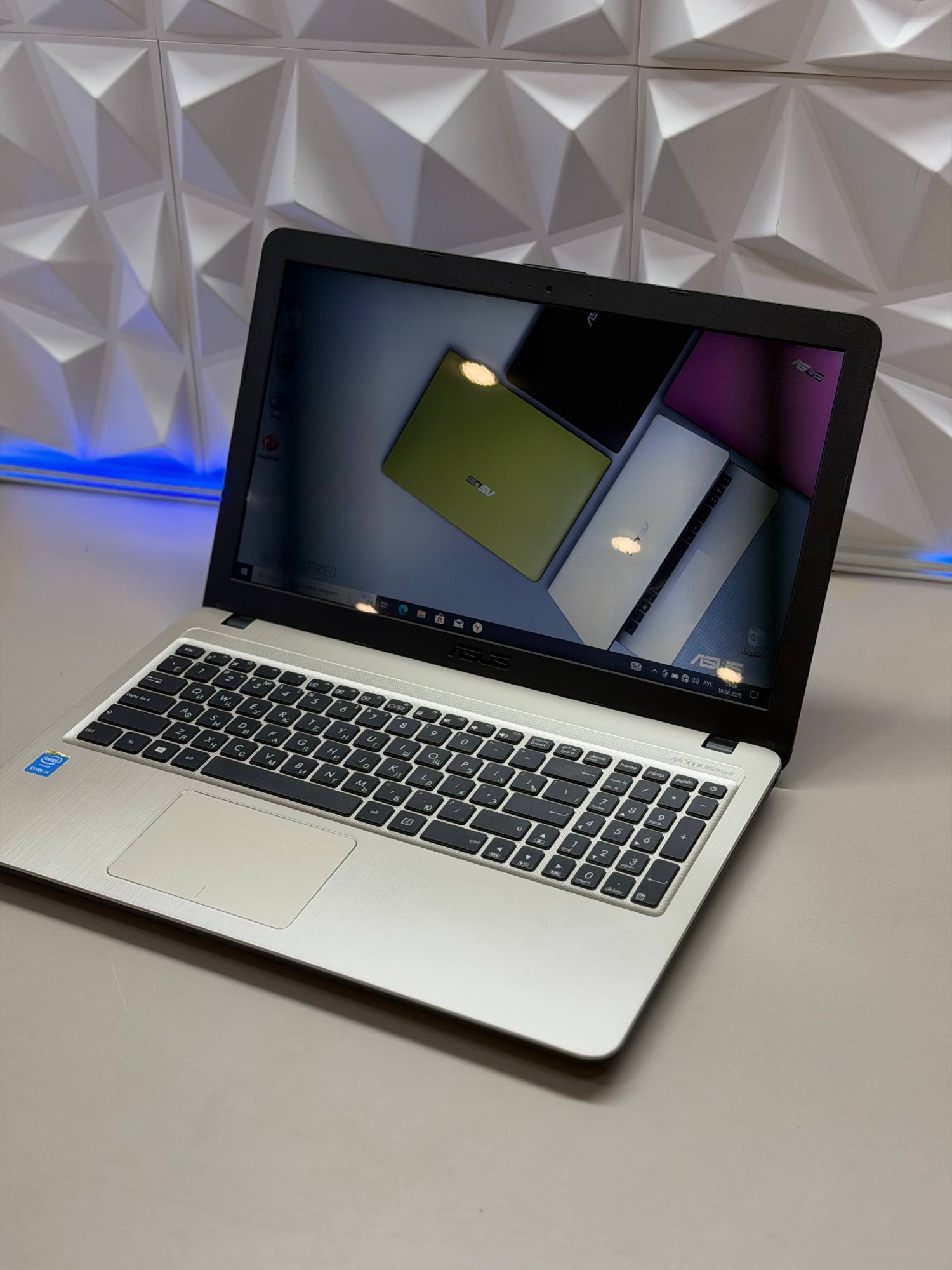 Ноутбук Asus X540L Intel Core i5-5005U/8Gb DDR4/256Gb SSD/15.6''