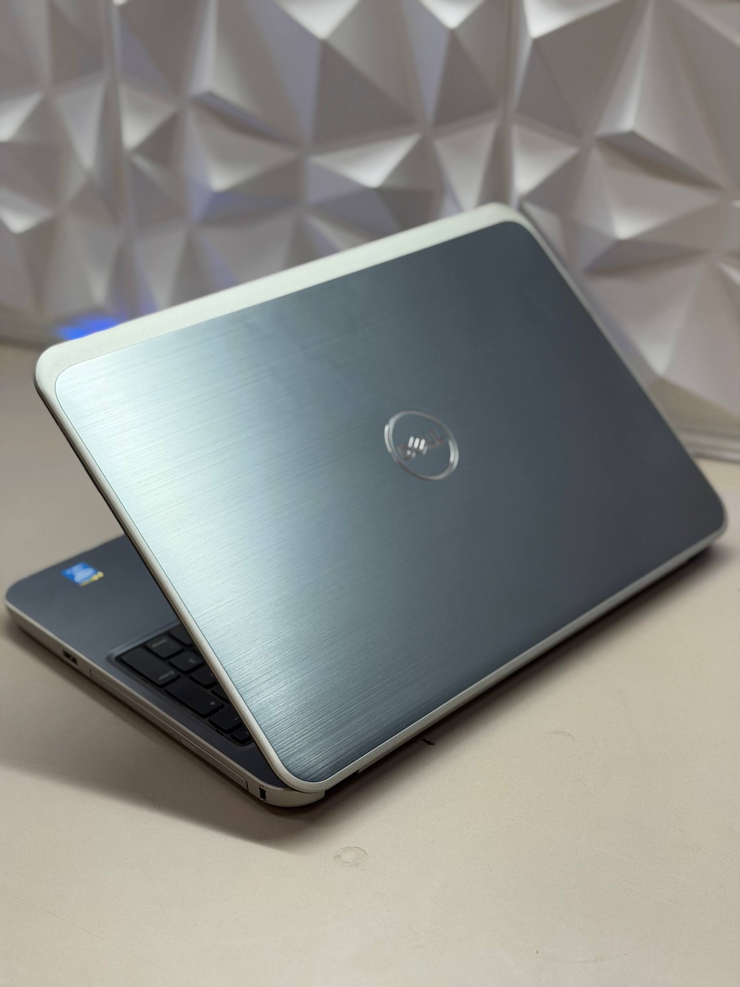 Ноутбук Dell Inspiron 5537 i5-4200U/8Gb DDR3/Radeon HD 8850M/240Gb SSD/15.6