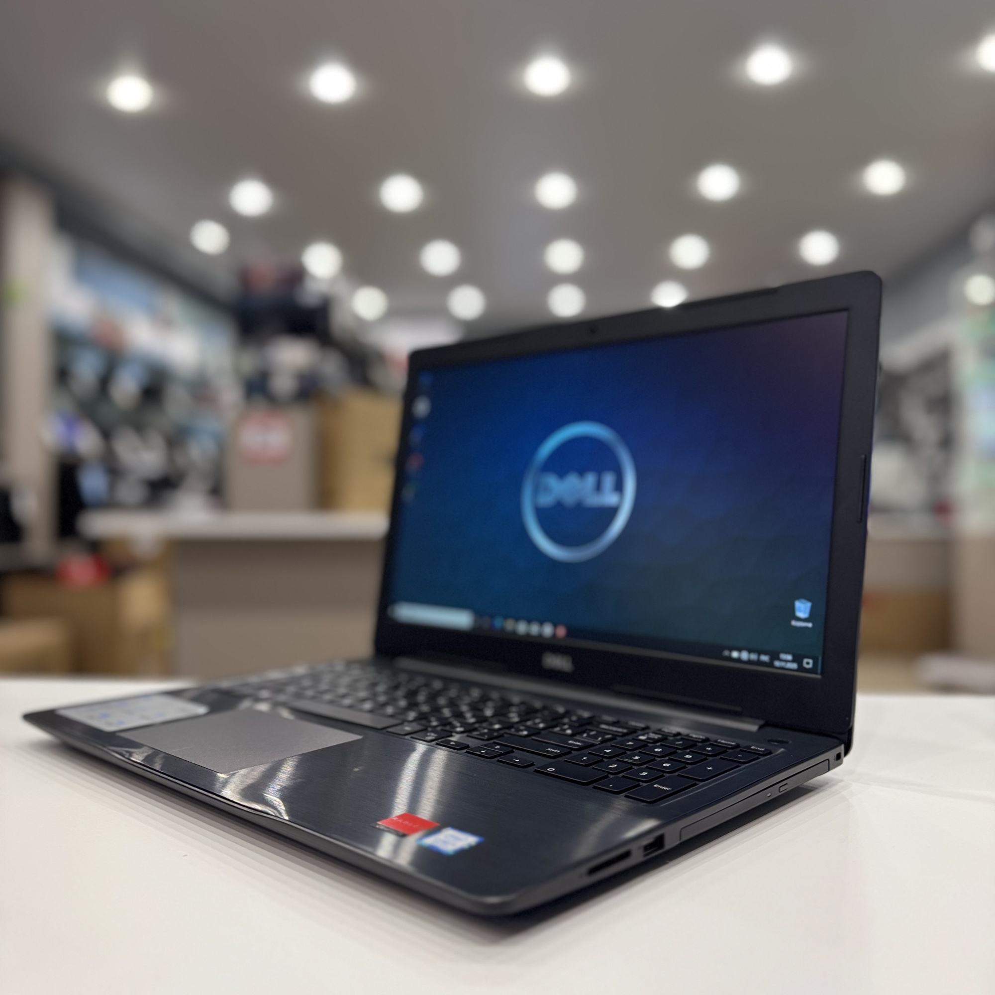 Ноутбук DELL Inspirion 15 P75F Intel Core i5-8250U 1.6GHzX2/8Gb DDR4/Radeon 530M 4Gb/512Gb SSD/15.6"