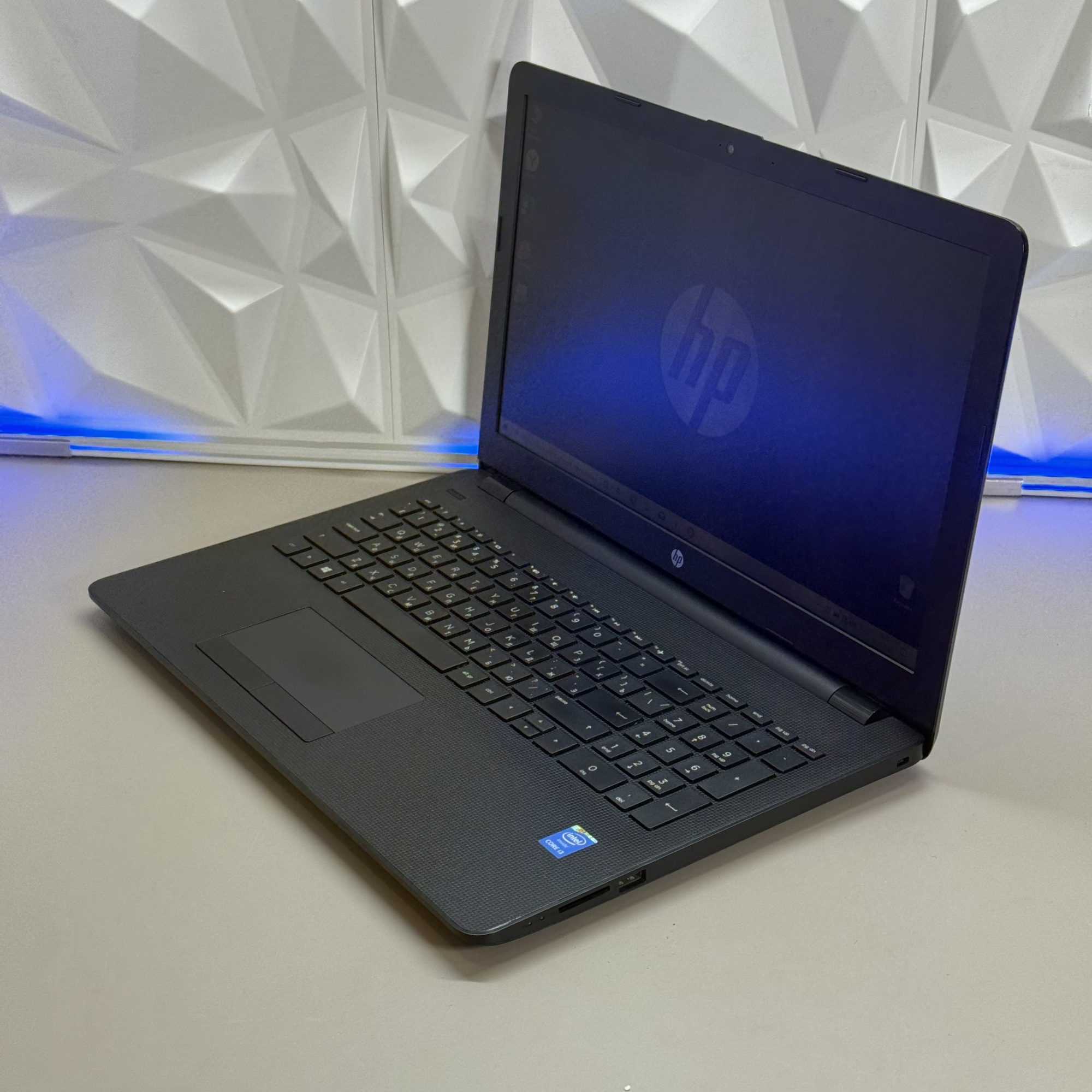 Ноутбук HP 15-BS1xx i3-5005U/8Gb DDR4/256Gb SSD/15.6"