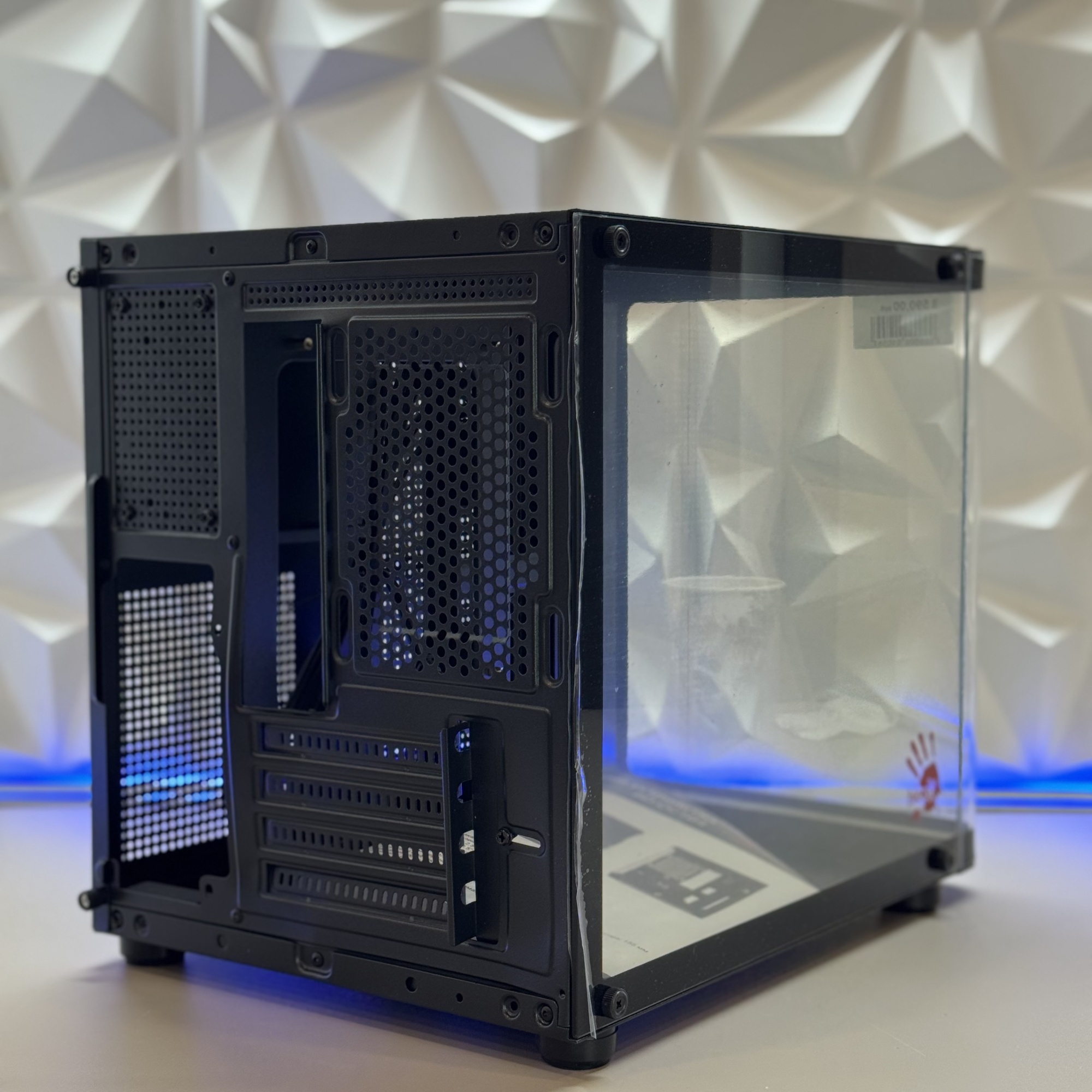 Корпус Bloody BD-CC104 черный без БП mATX 5x120mm 1xUSB2.0 1xUSB3.0 audio