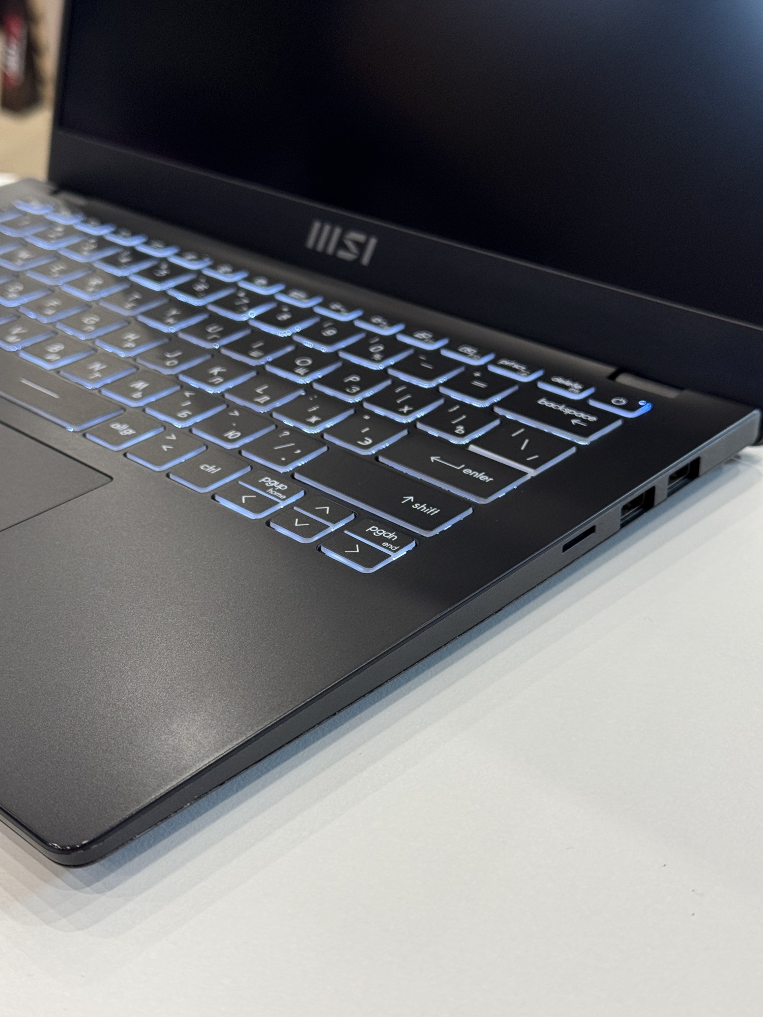 Ноутбук MSI Modern 14 C5M-012RU