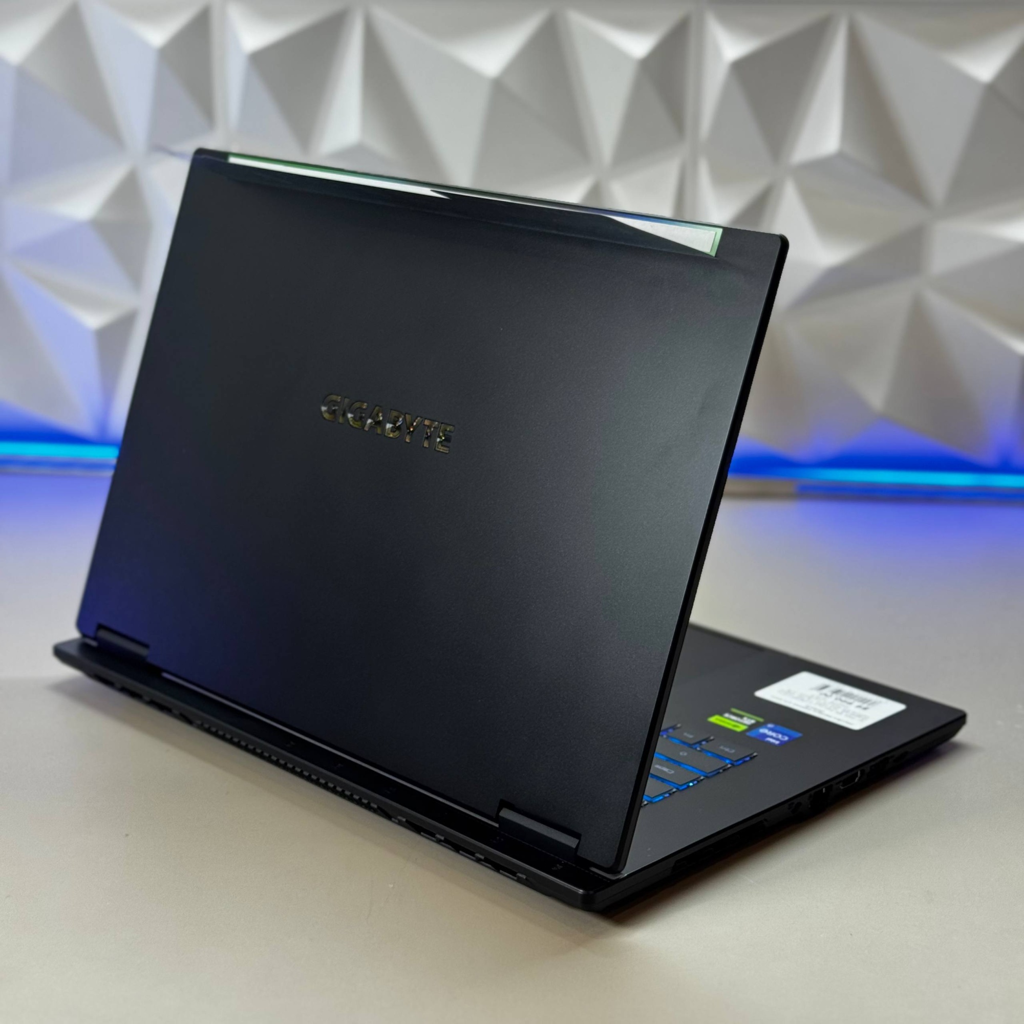 Ноутбук Gigabyte GAMING A16 GA6H (Новый)