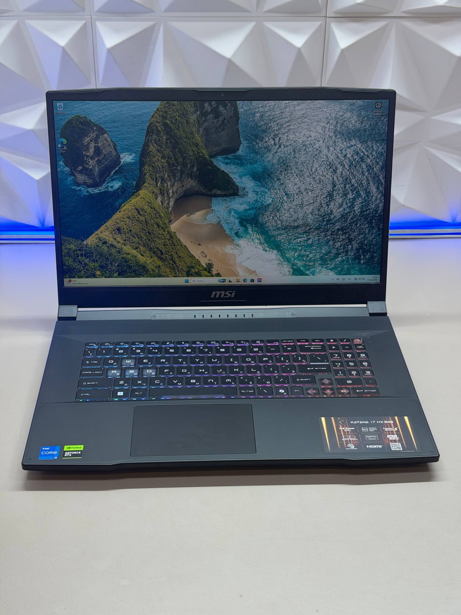 Ноутбук MSI Katana 17 HX B14WFK-218XRU i5-14450HX/16Gb DDR5/RTX 5060 8Gb/1TB SSD/17.3(144Hz)