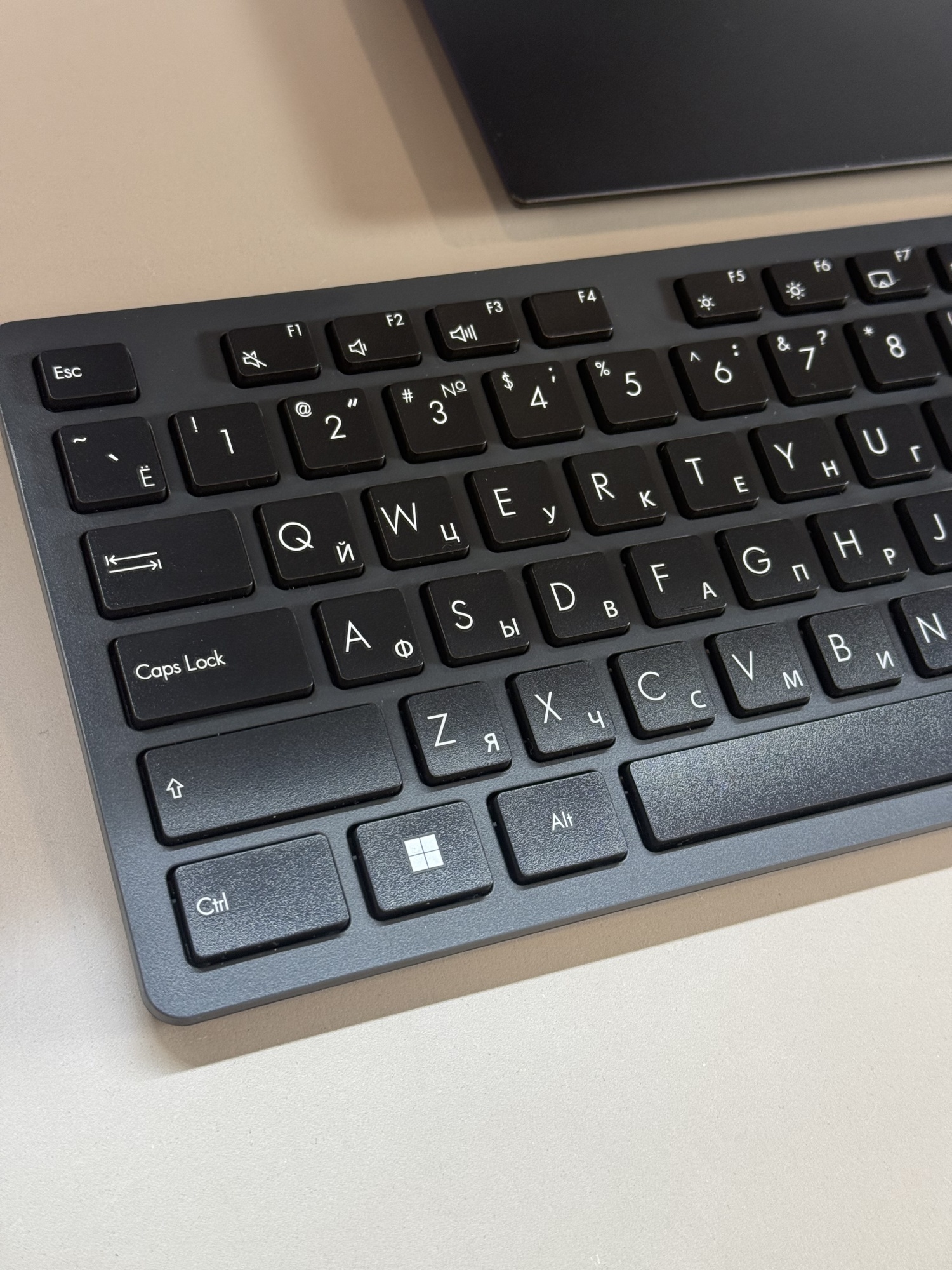 Моноблок Asus E5702WVAR-BPE0040 27" Full HD Core 5 120U/16Gb/SSD512Gb Graphics/CR/noOS/kb/m/черный