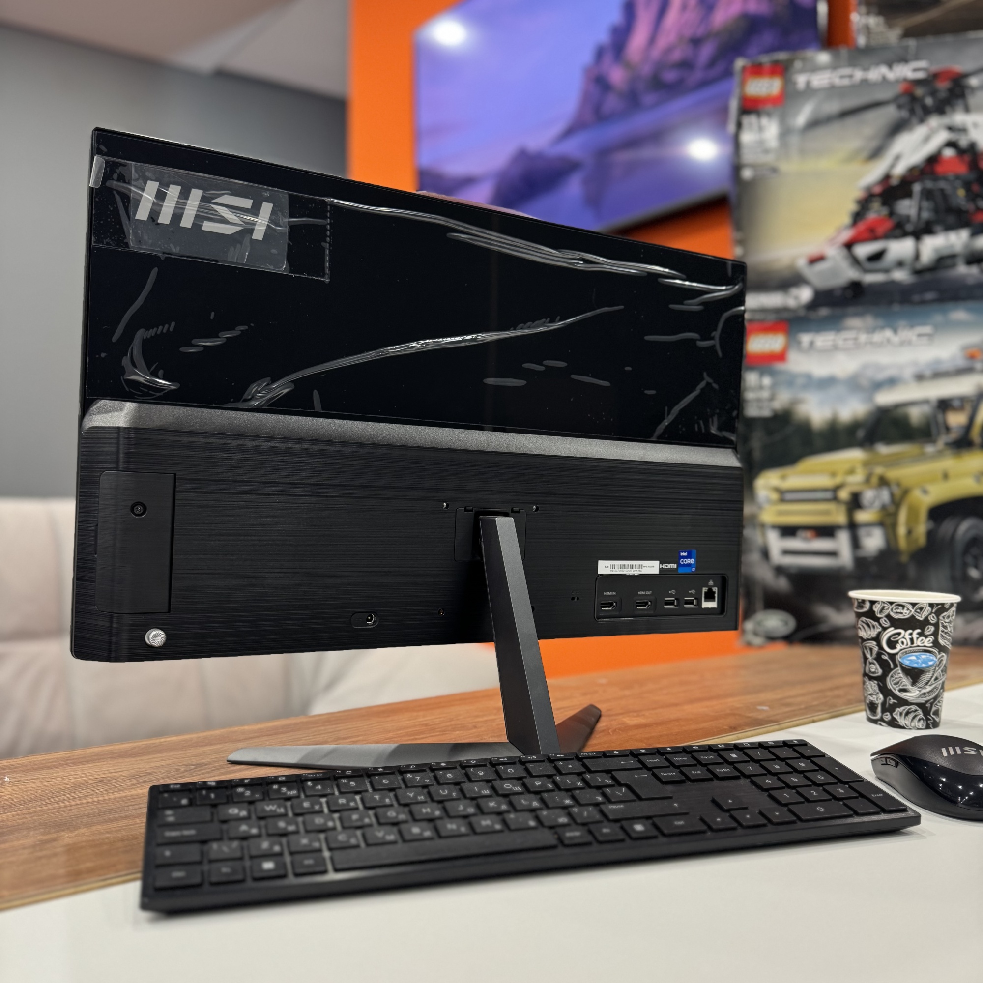 Моноблок MSI Modern AM242 12M-202XRU 23.8" Full HD i7 1260P/16Gb/SSD512Gb Iris Xe/noOS/kb/m/черный