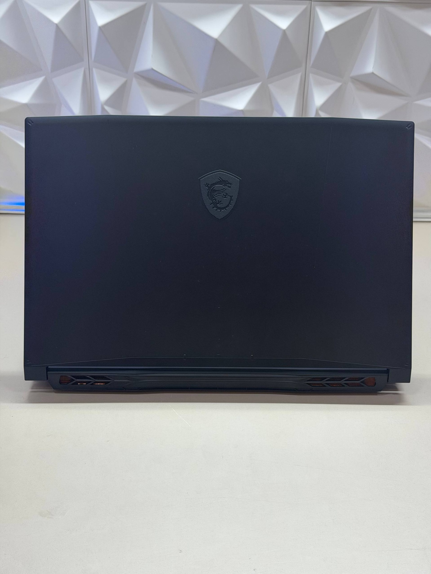 Ноутбук MSI Katana 17 HX B14WFK-051XRU i7-14650HX/16Gb/RTX 5060 8Gb/1Tb SSD/17.3(240Hz)