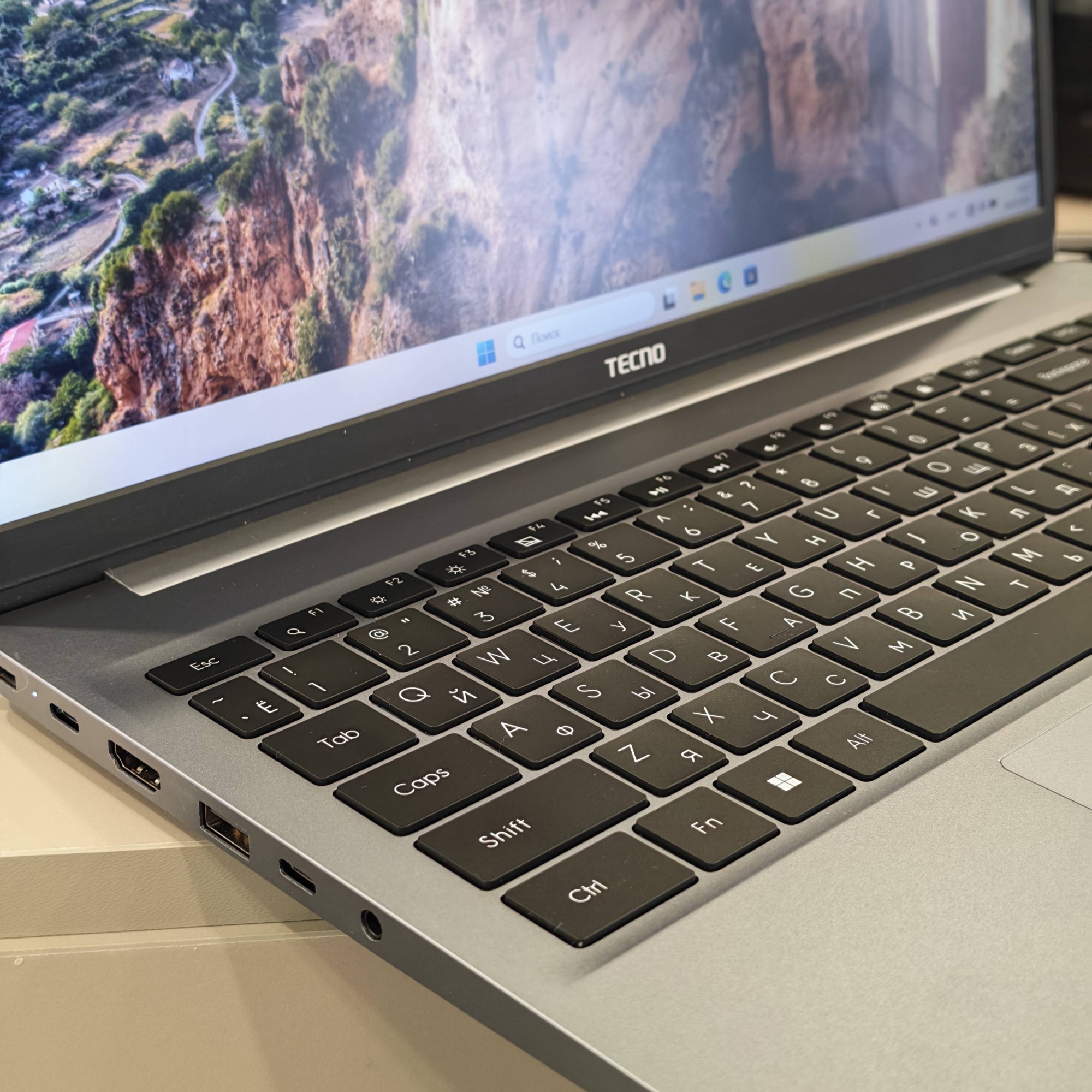 Ноутбук Tecno K16SDA R7-5800U/16Gb/1Tb