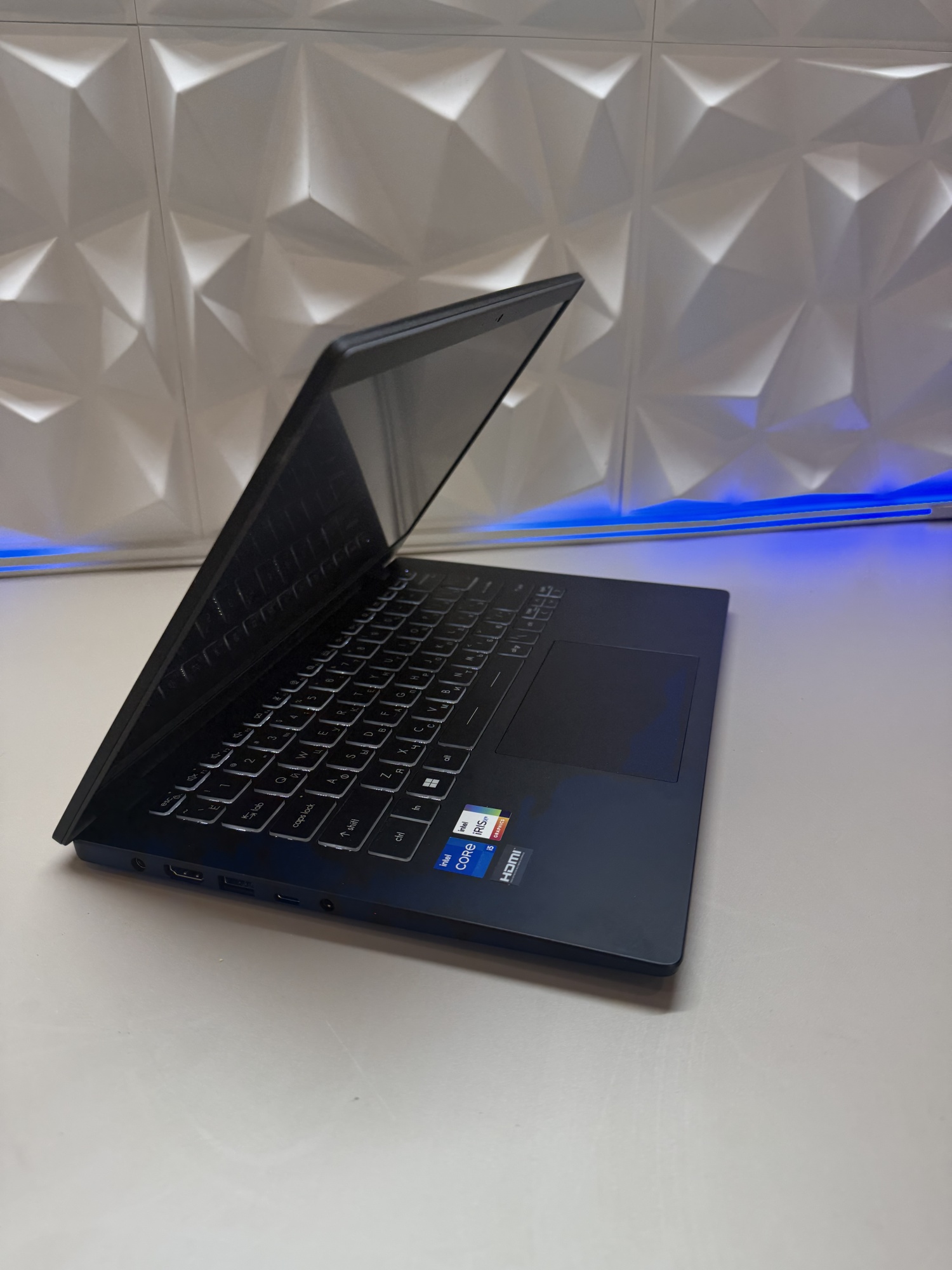 Ноутбук MSI Modern 14 C12M-232XRU