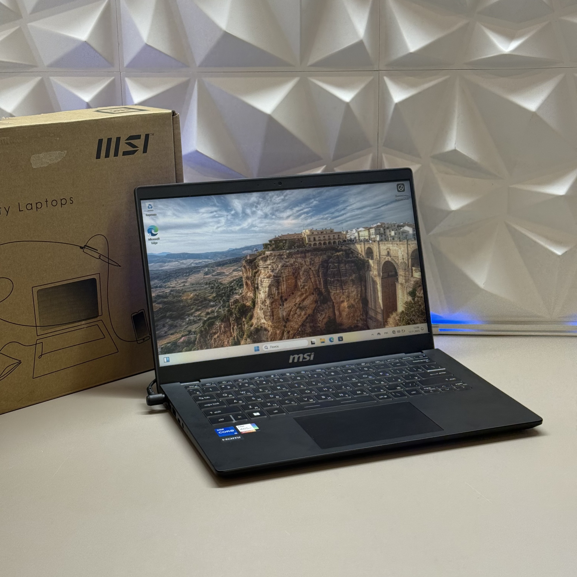 Ноутбук MSI Modern 14 C12M-232XRU