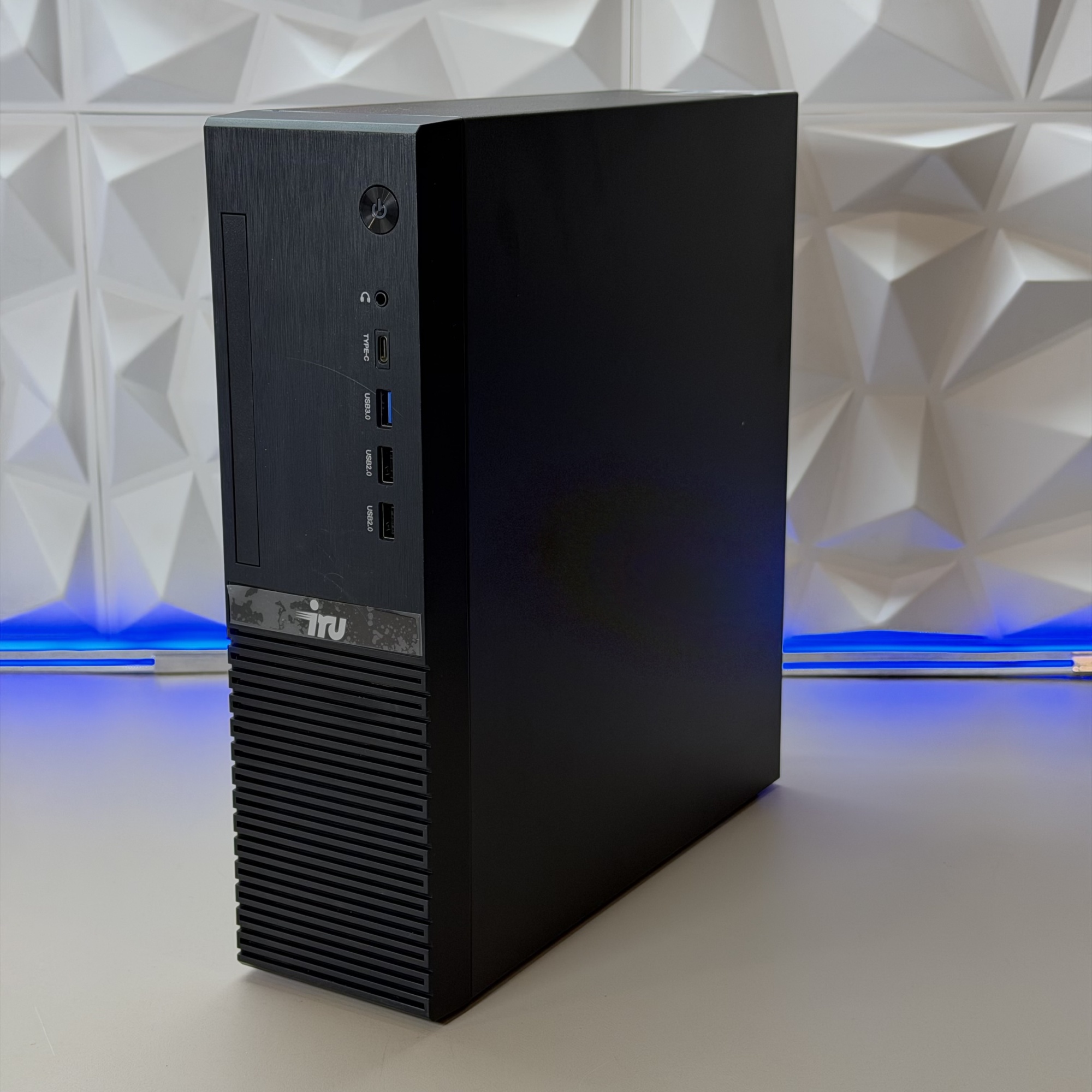 Системный блок IRU 310SC SFF i3 12100/16Gb DDR4/SSD256Gb UHDG 730/W11Pro/черный