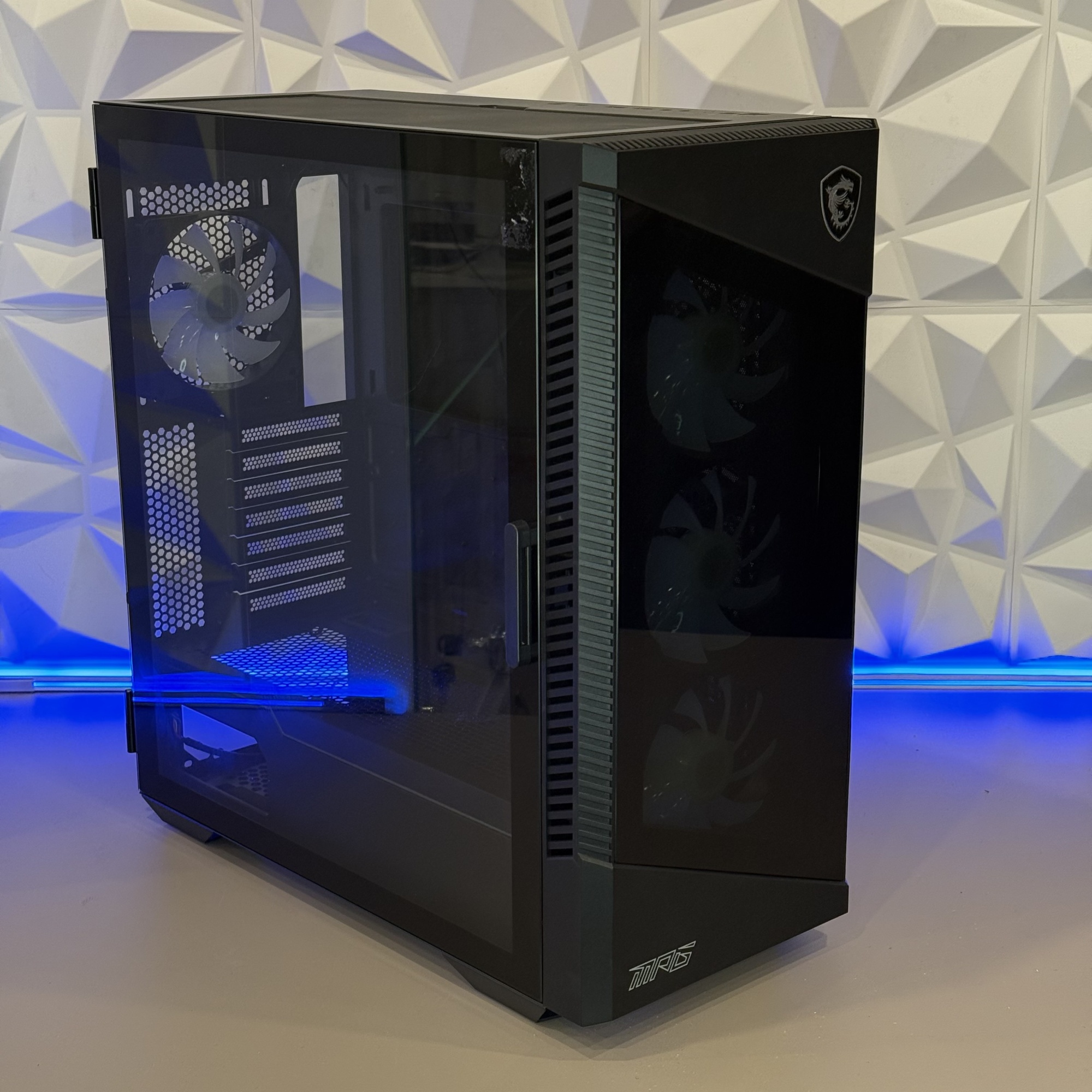 Корпус MSI MPG Velox 100R