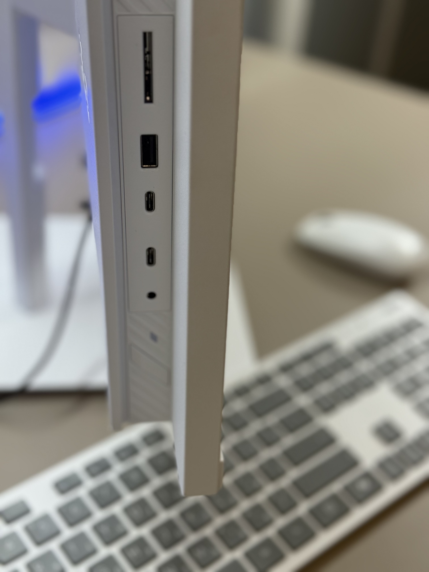 Моноблок Asus A5402WVAR-WPC0070 23.8" Full HD Core 5 120U/16Gb/SSD1Tb Graphics/CR/noOS/kb/m/белый