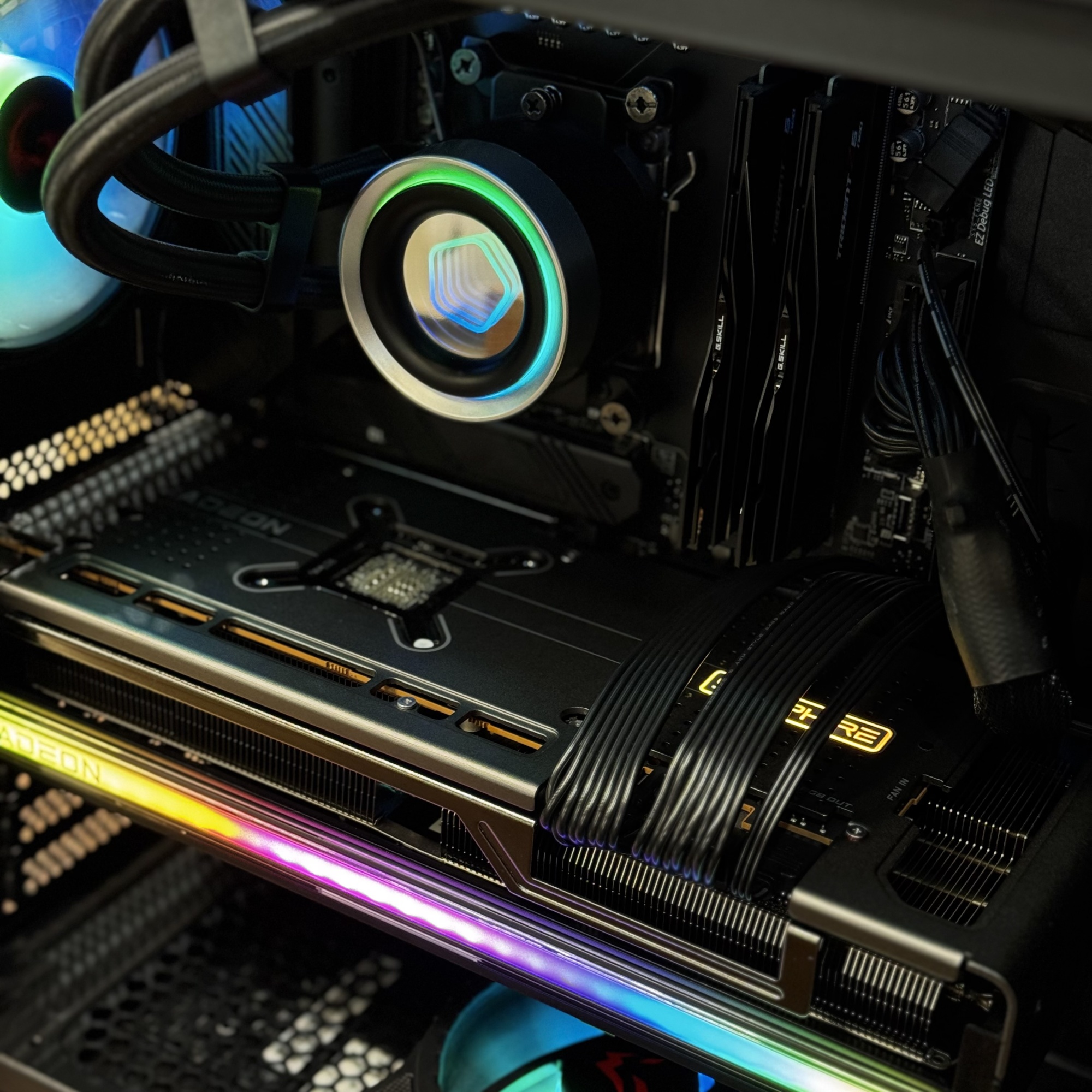 Системный блок AMD Ryzen 7 7700X 4.5GHzX8/32Gb DDR5/RX7800XT 16Gb/2Tb SSD/1000W Системный блок AMD Ryzen 7 7700X 4.5GHzX8/32Gb DDR5/RX7800XT 16Gb/2Tb SSD/1000W