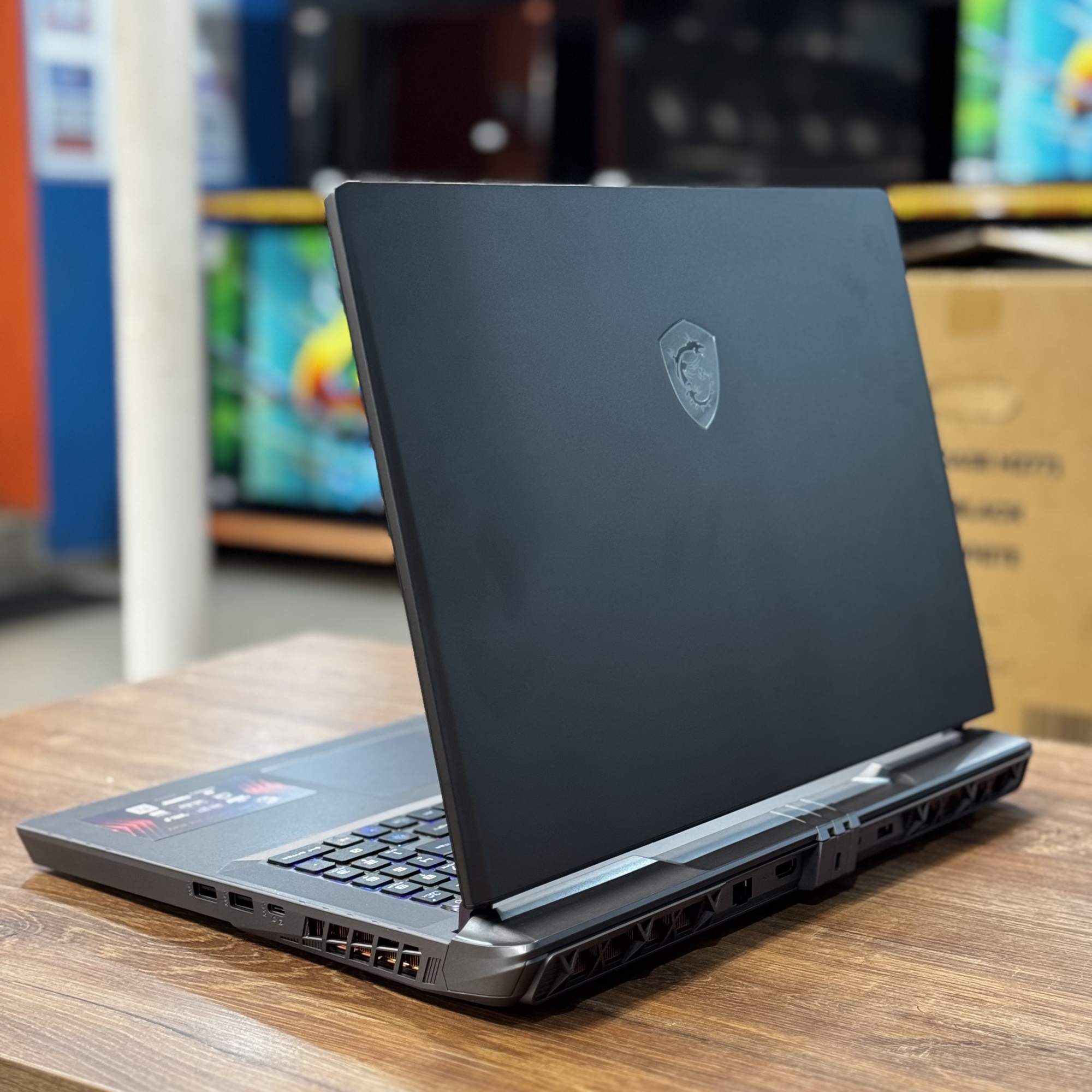 Ноутбук MSI Vector 17 HX A13VHG-802RU i9-13980HX/16Gb/RTX 4080