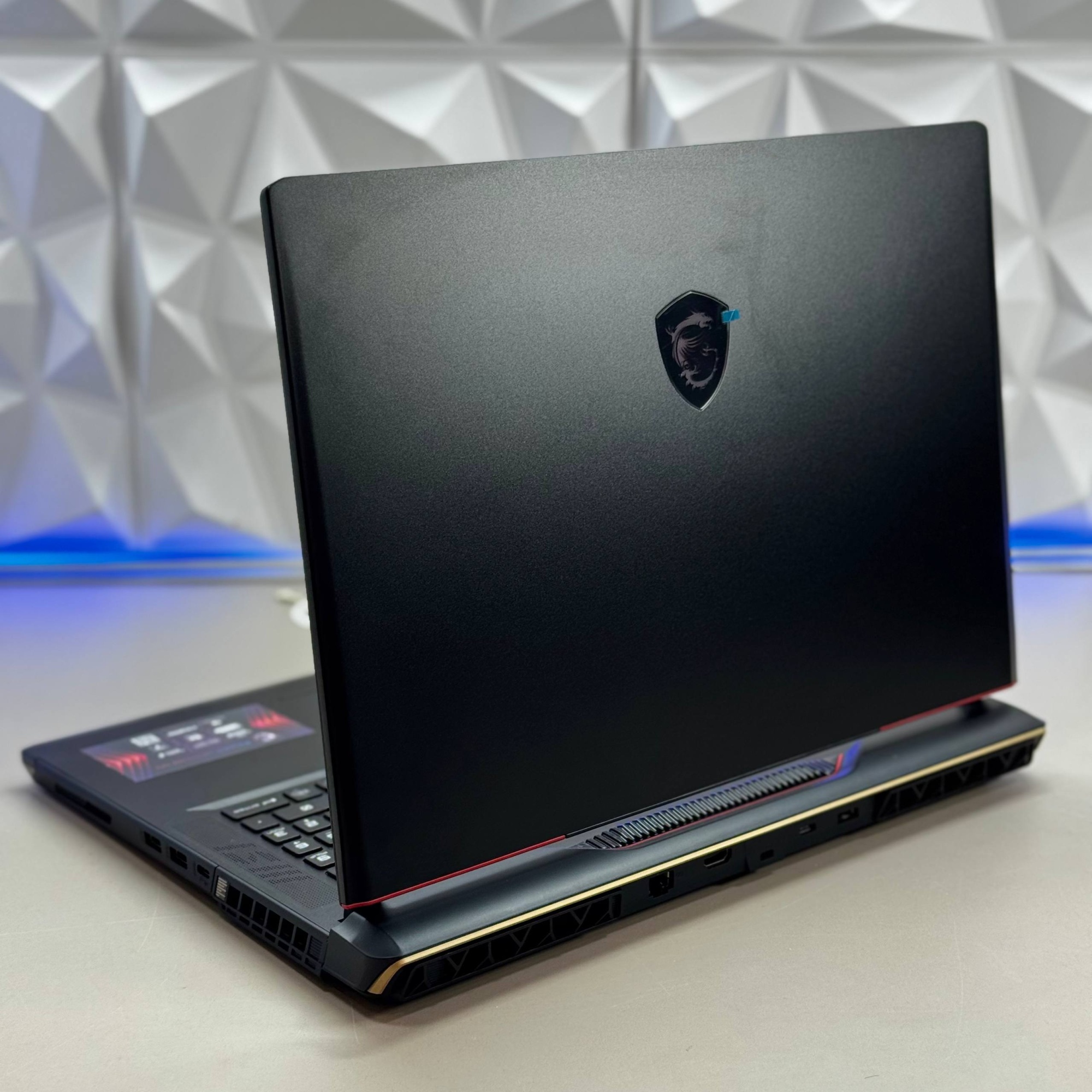 Ноутбук MSI Raider GE78 HX 14VHG-800RU i9-14900HX,2.2 GHz,16GB*2,2TB M.2 PCIe SSD,17(240Hz),IPS-Level QHD+,Anti-Glare,RTX 4080,GDDR6 12GB,Wi-Fi 7+BT5.4,4 Cell,3IN1(P),W11SA