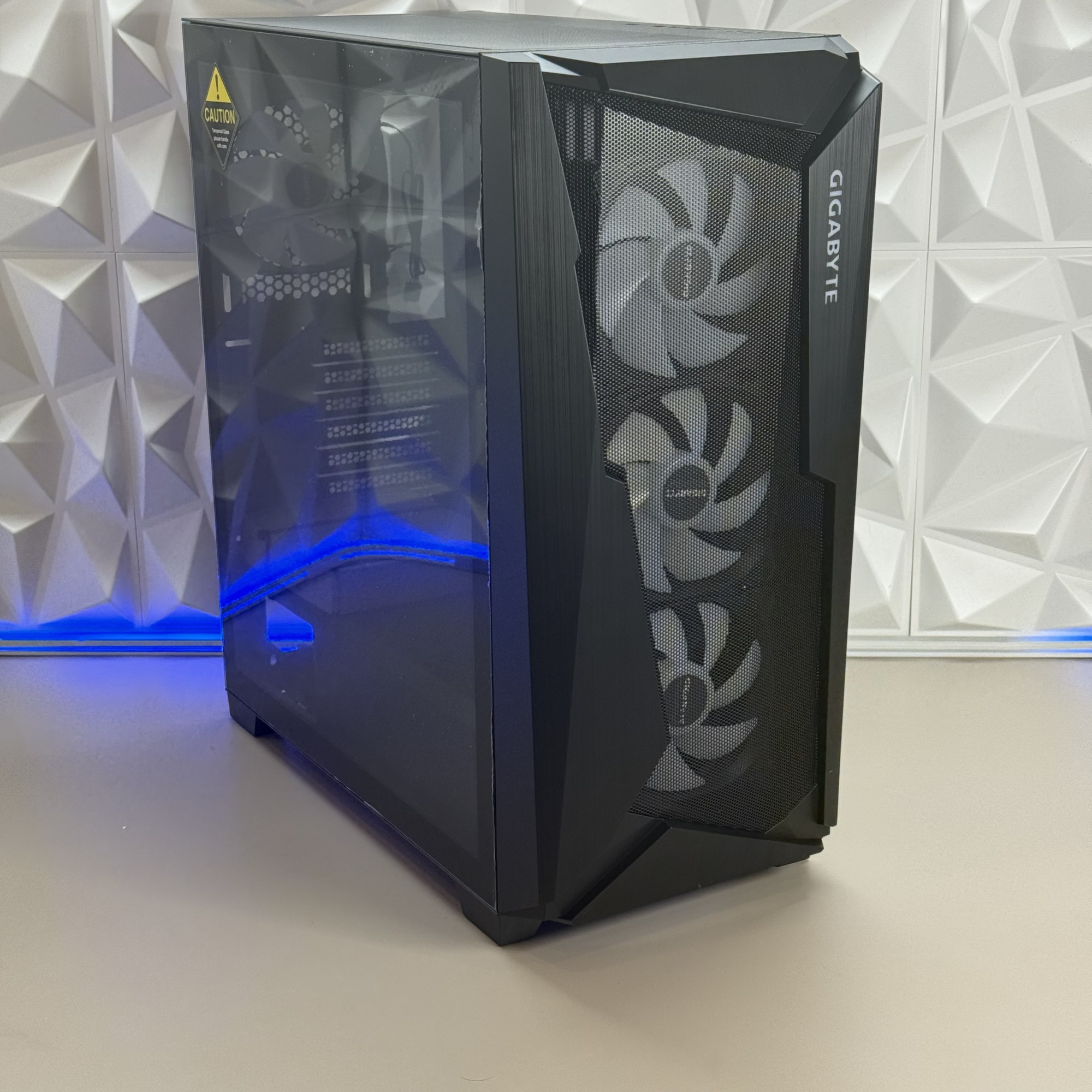 Корпус Gigabyte C301G черный без БП ATX 3x120mm 5x140mm 2xUSB3.0 audio bott PSU