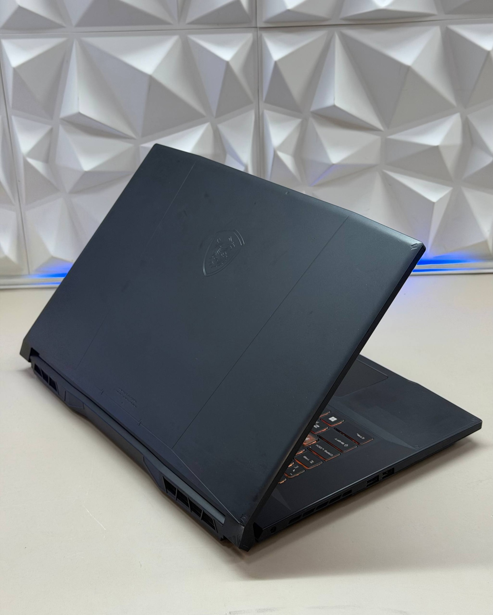 Ноутбук MSI Katana 17 B12VGK-274RU i7-12650H/16Gb DDR5/RTX4070 8Gb/1Tb SSD/17.3"