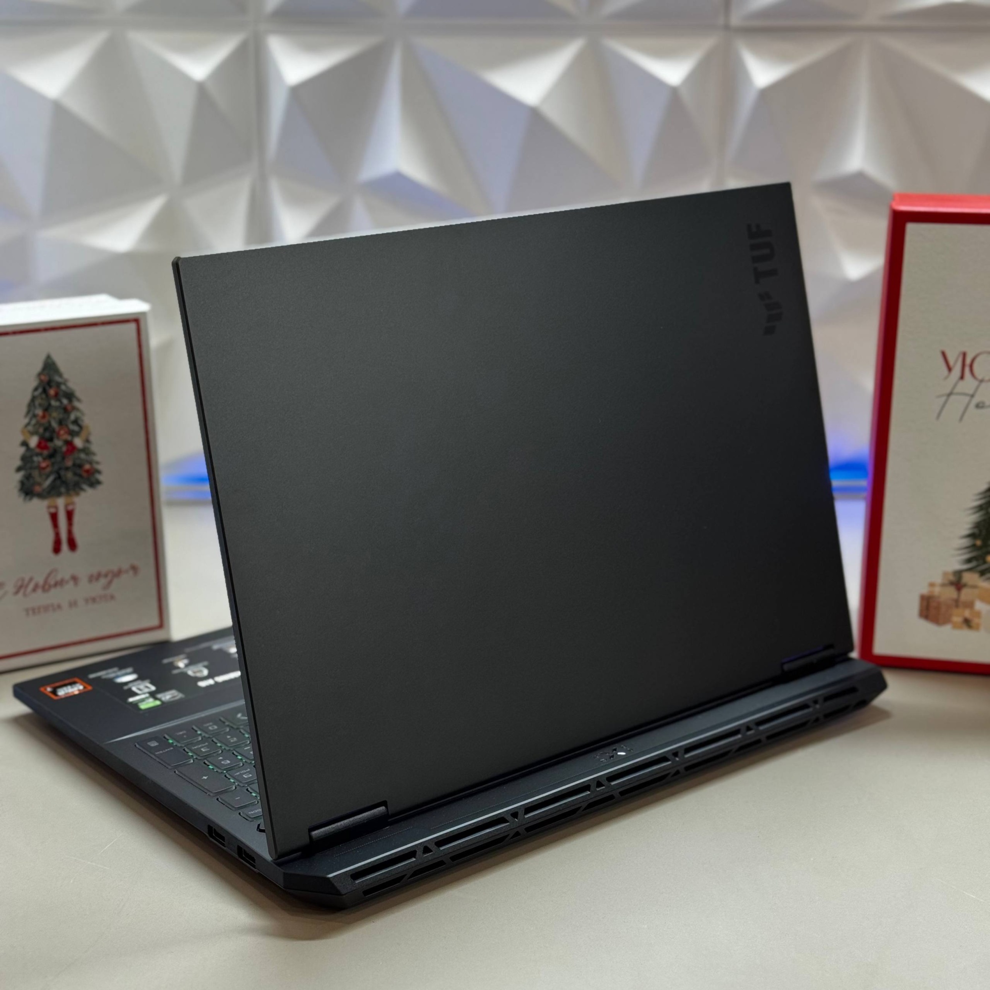 Ноутбук Asus TUF Gaming FA608UM-RV097 Ryzen 7 260/32Gb/SSD 512Gb/RTX 5060 8Gb/16"/IPS/WUXGA/noOS/grey