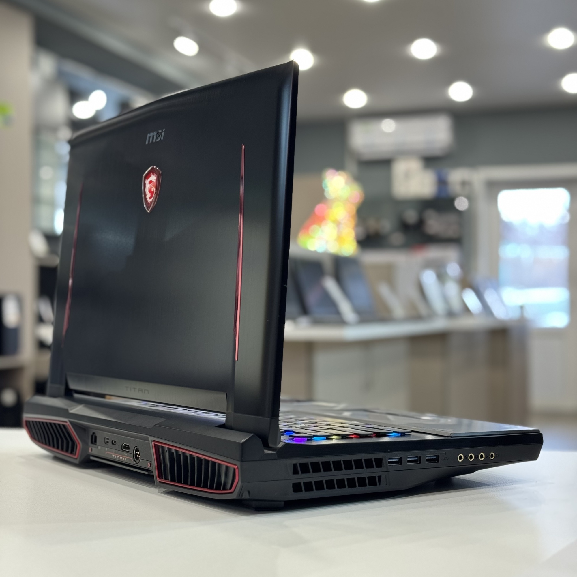 Ноутбук MSI GT75VR 7RE Titan SLI 4k