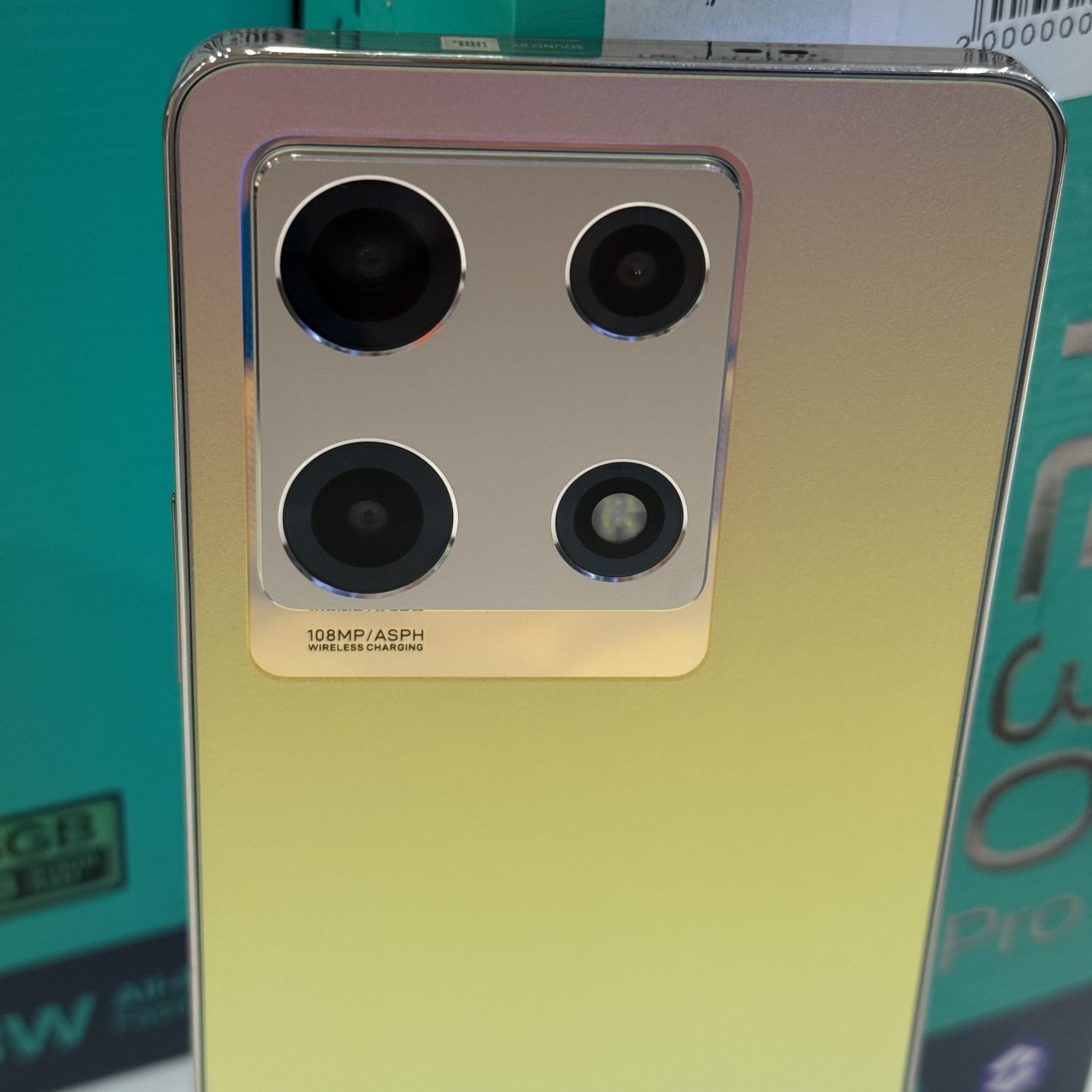 Infinix Note 30 Pro 8/256Gb Золотой AMOLED-отпечаток