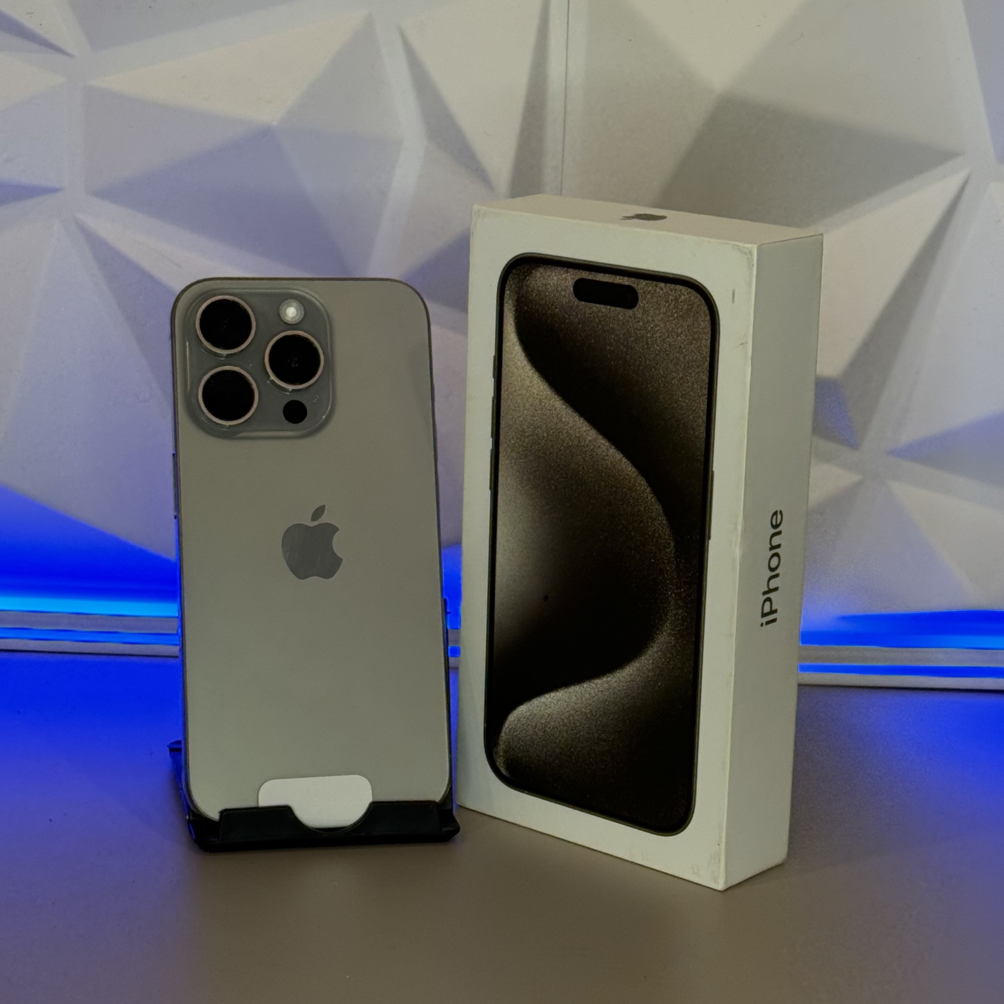 Apple iPhone 15 Pro 512Gb Natural Titanium