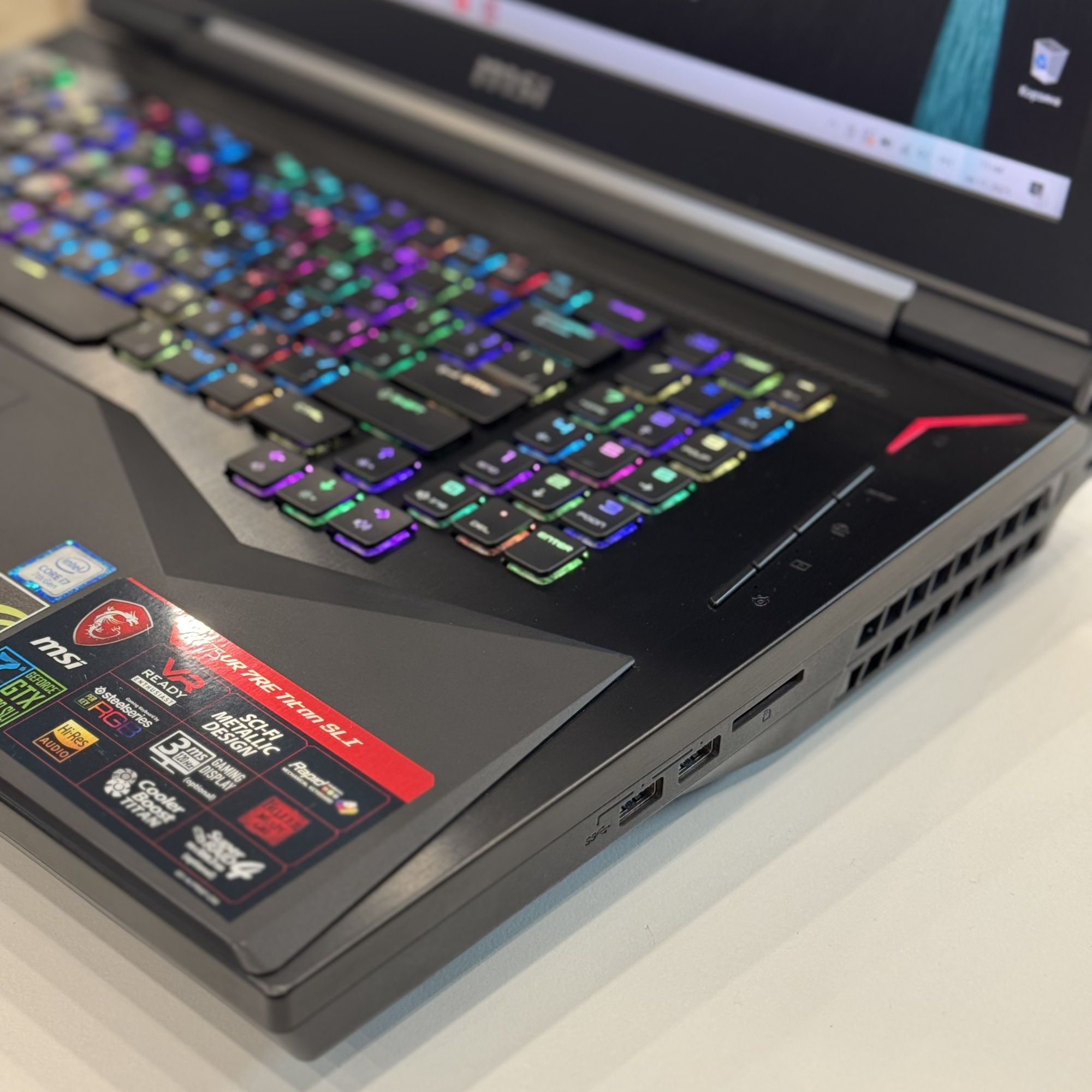 Ноутбук MSI GT75VR 7RE Titan SLI 4k